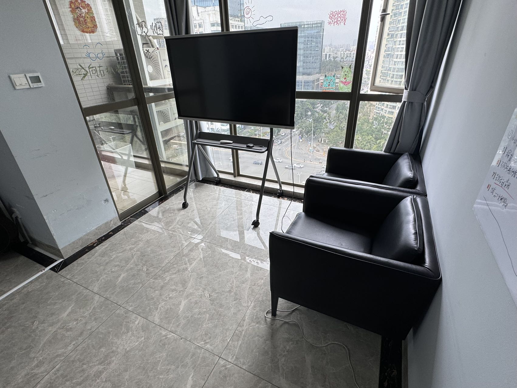 海岸壹号 2室2厅1卫 120.0万 海岸壹号 2室2厅1卫 120.0万客厅