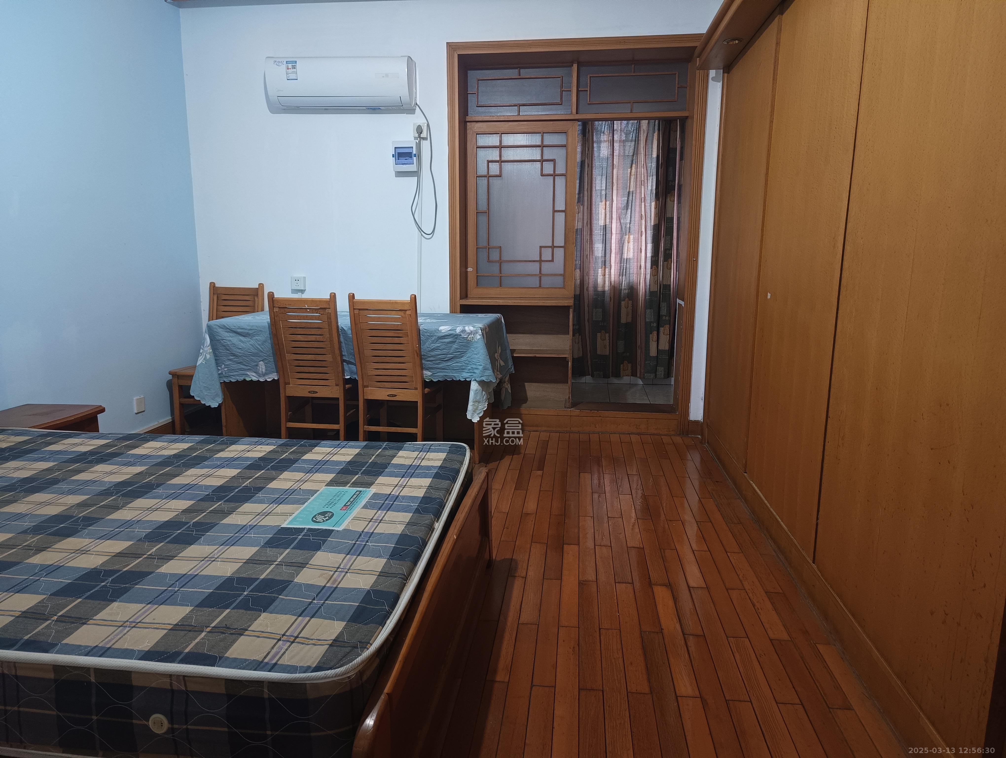 湖南省军区机关医院宿舍 4室2厅1卫 3800.0元/月 湖南省军区机关医院宿舍 4室2厅1卫 3800.0元/月室内图