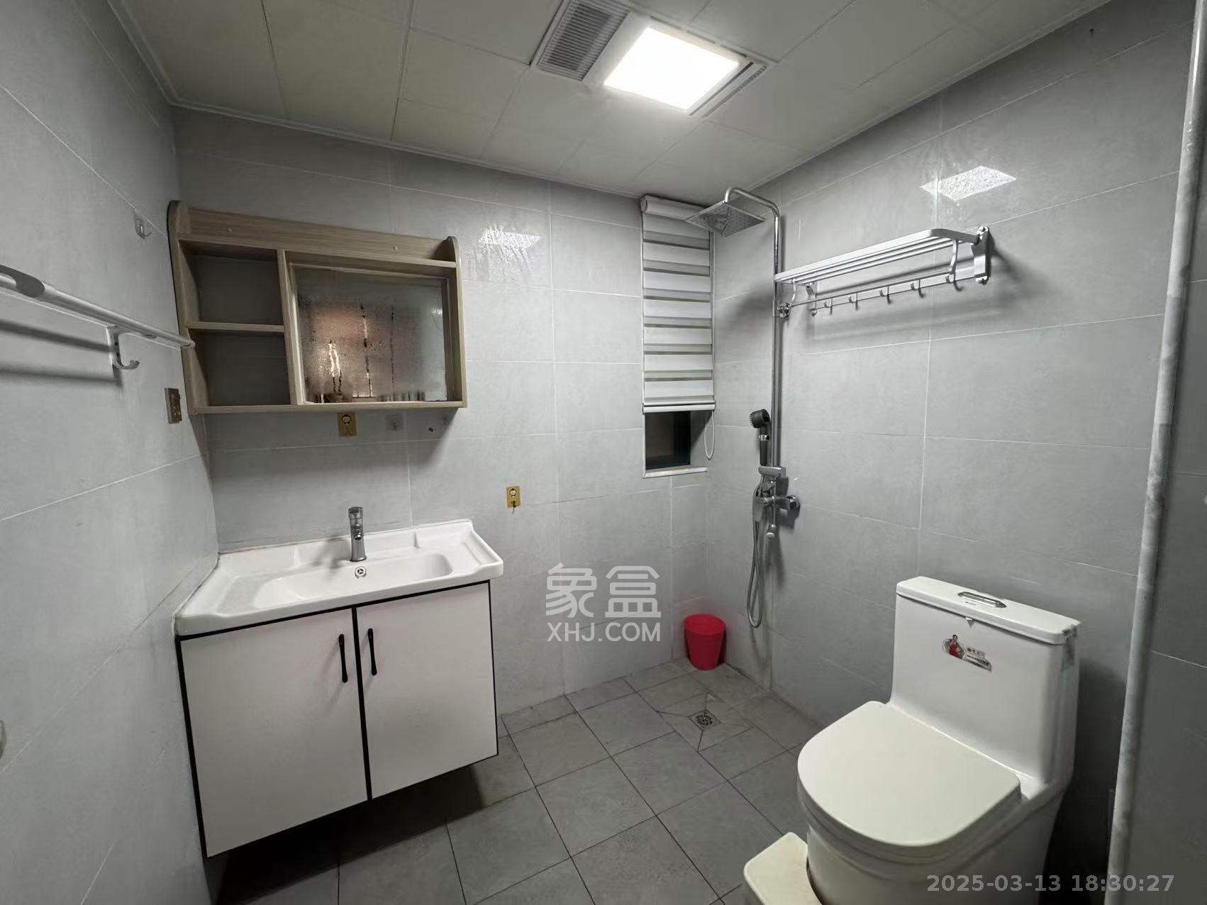 富基世纪公园 4室2厅2卫 2000.0元/月 富基世纪公园 4室2厅2卫 2000.0元/月室内图