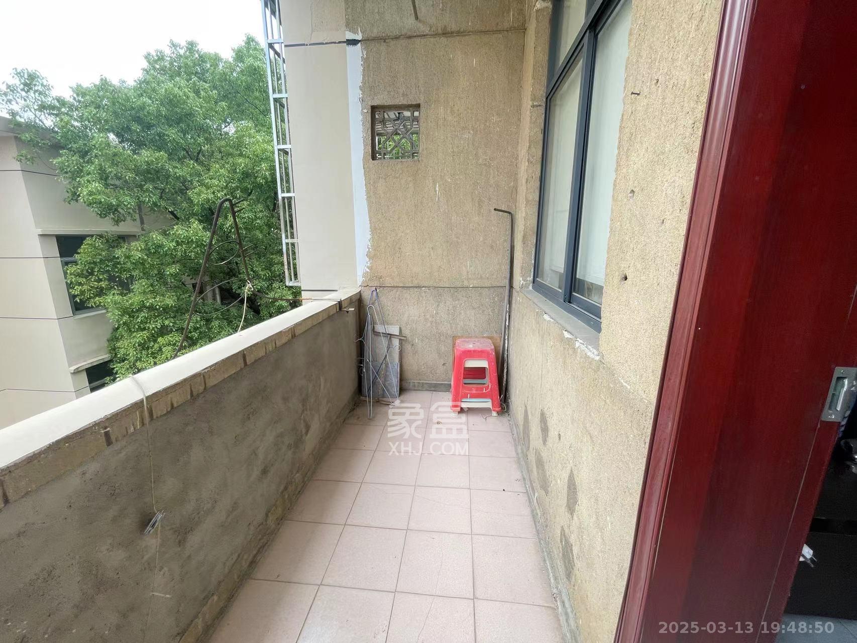 湘农桥社区 2室1厅1卫 1200.0元/月 湘农桥社区 2室1厅1卫 1200.0元/月室内图