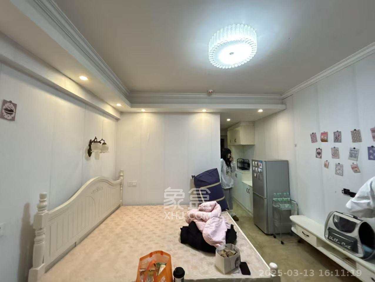 达美D6区  1室1厅1卫    1300.0元/月室内图
