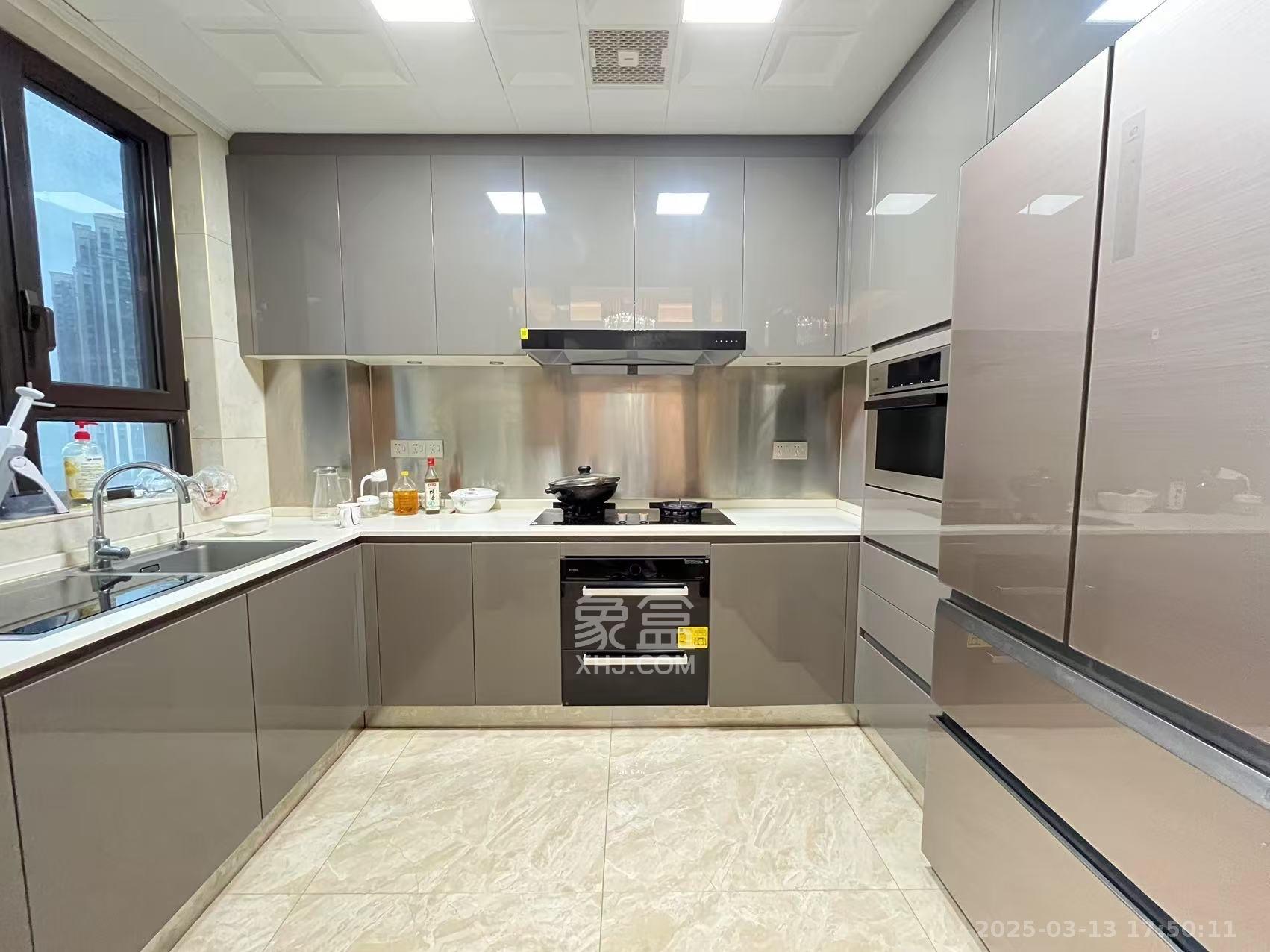 晟通牡丹舸 4室2厅2卫 13500.0元/月 晟通牡丹舸 4室2厅2卫 13500.0元/月室内图