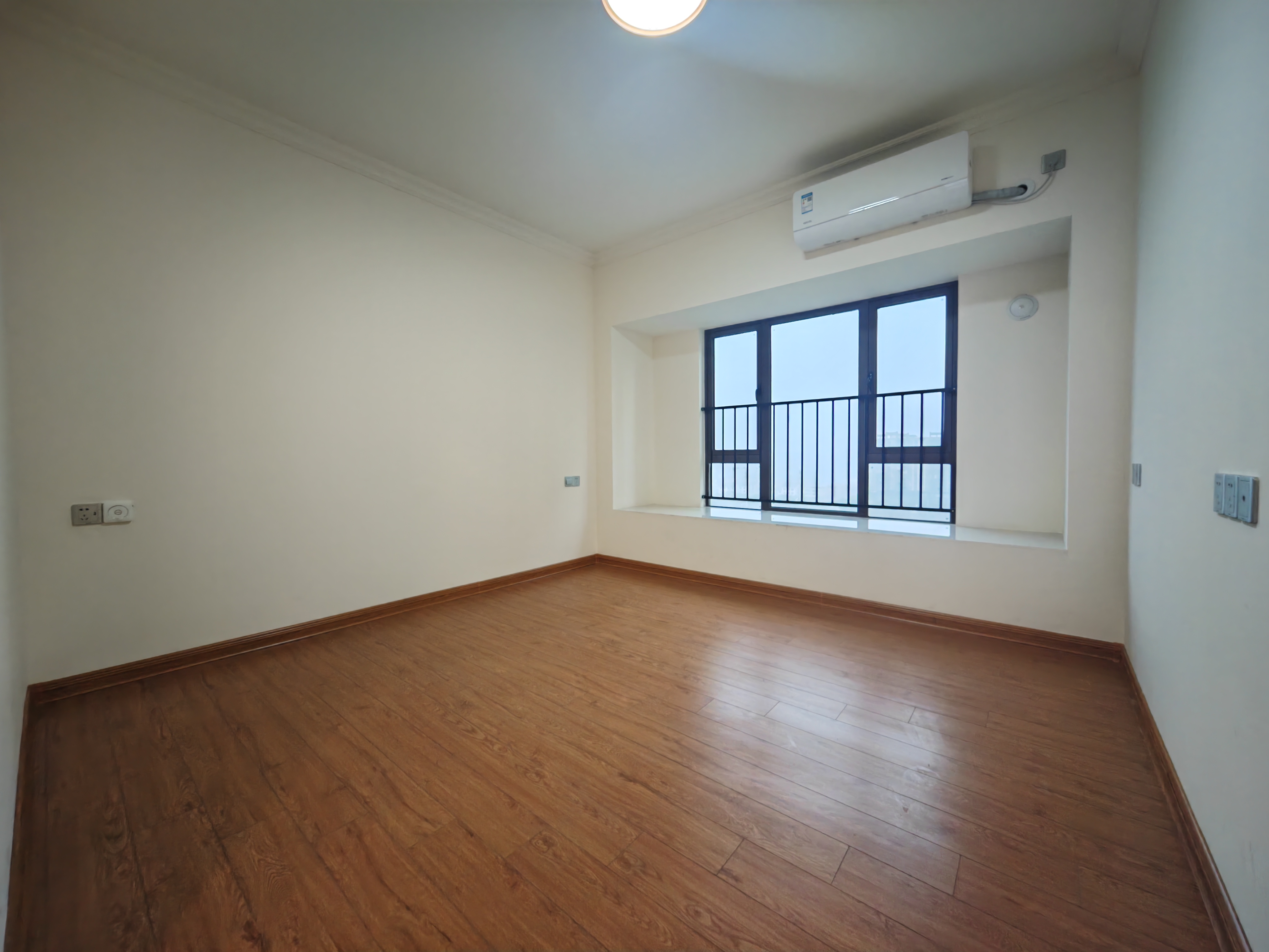 碧桂园酃湖世家 4室2厅2卫 1800.0元/月 碧桂园酃湖世家 4室2厅2卫 1800.0元/月室内图