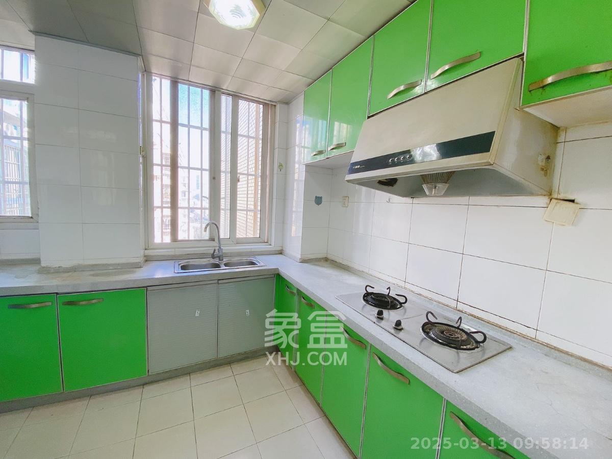 金碧文华  2室1厅1卫    2400.0元/月 金碧文华  2室1厅1卫    2400.0元/月室内图