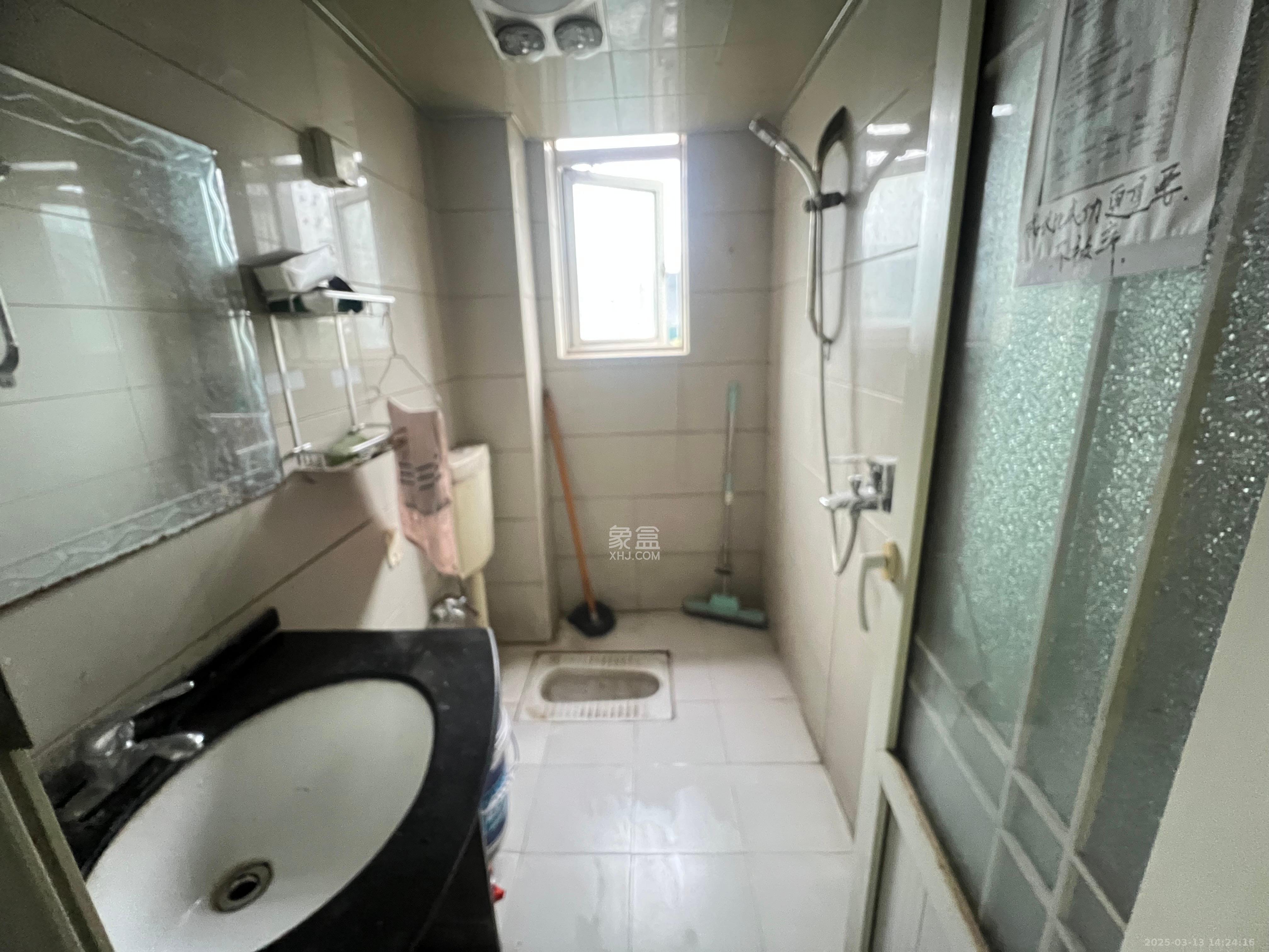 紫薇鑫园 4室2厅2卫 2600.0元/月 紫薇鑫园 4室2厅2卫 2600.0元/月室内图