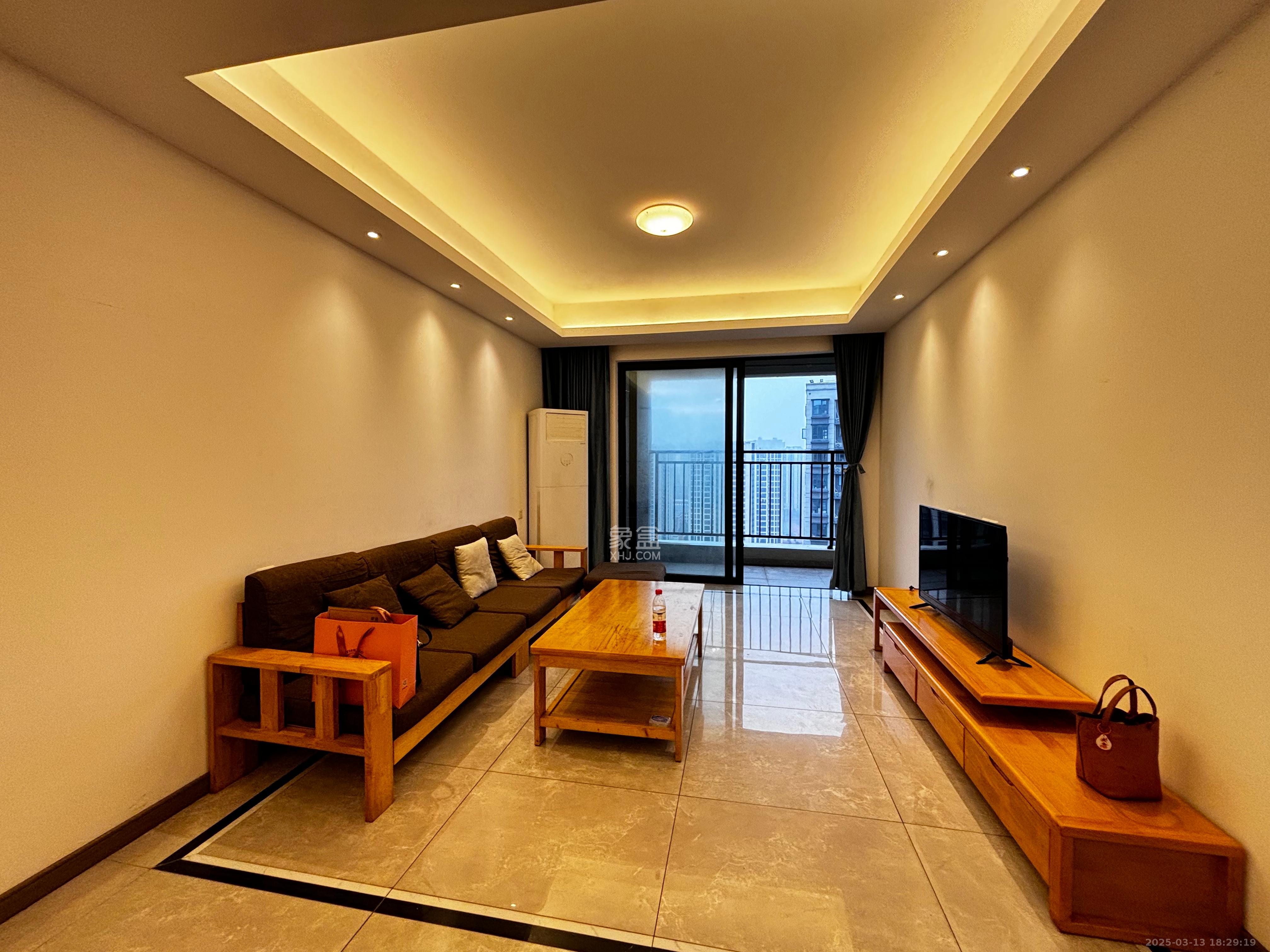 映客龙湖璟翠公馆(映客龙湖璟翠中心)  3室2厅2卫    3000.0元/月 映客龙湖璟翠公馆(映客龙湖璟翠中心)  3室2厅2卫    3000.0元/月室内图1