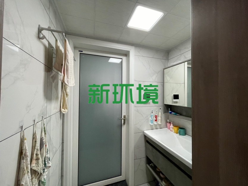 东岳新外滩  1室0厅0卫   110.00万客厅