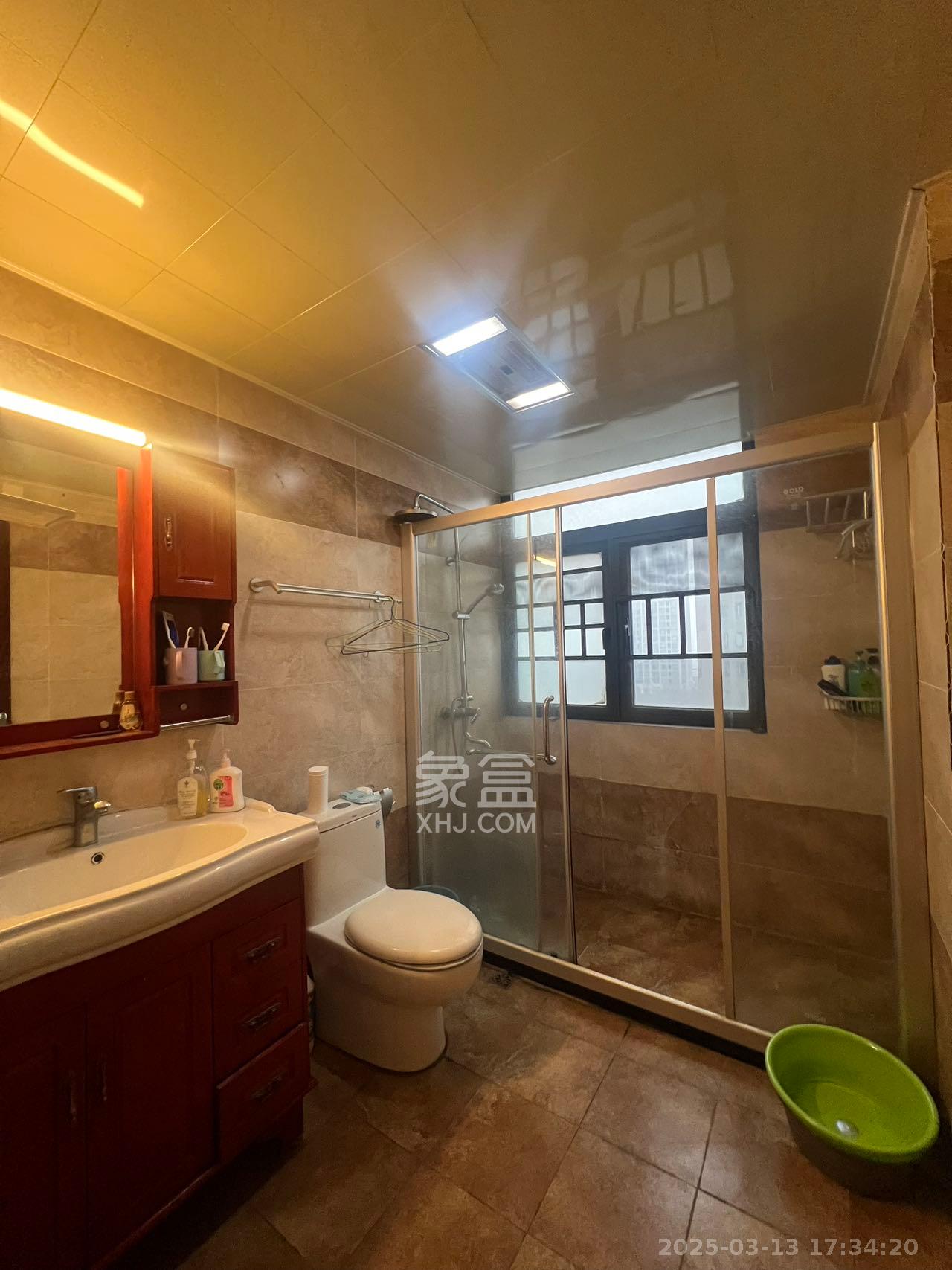 藏珑湖上国际花园 4室2厅2卫 6500.0元/月 藏珑湖上国际花园 4室2厅2卫 6500.0元/月室内图