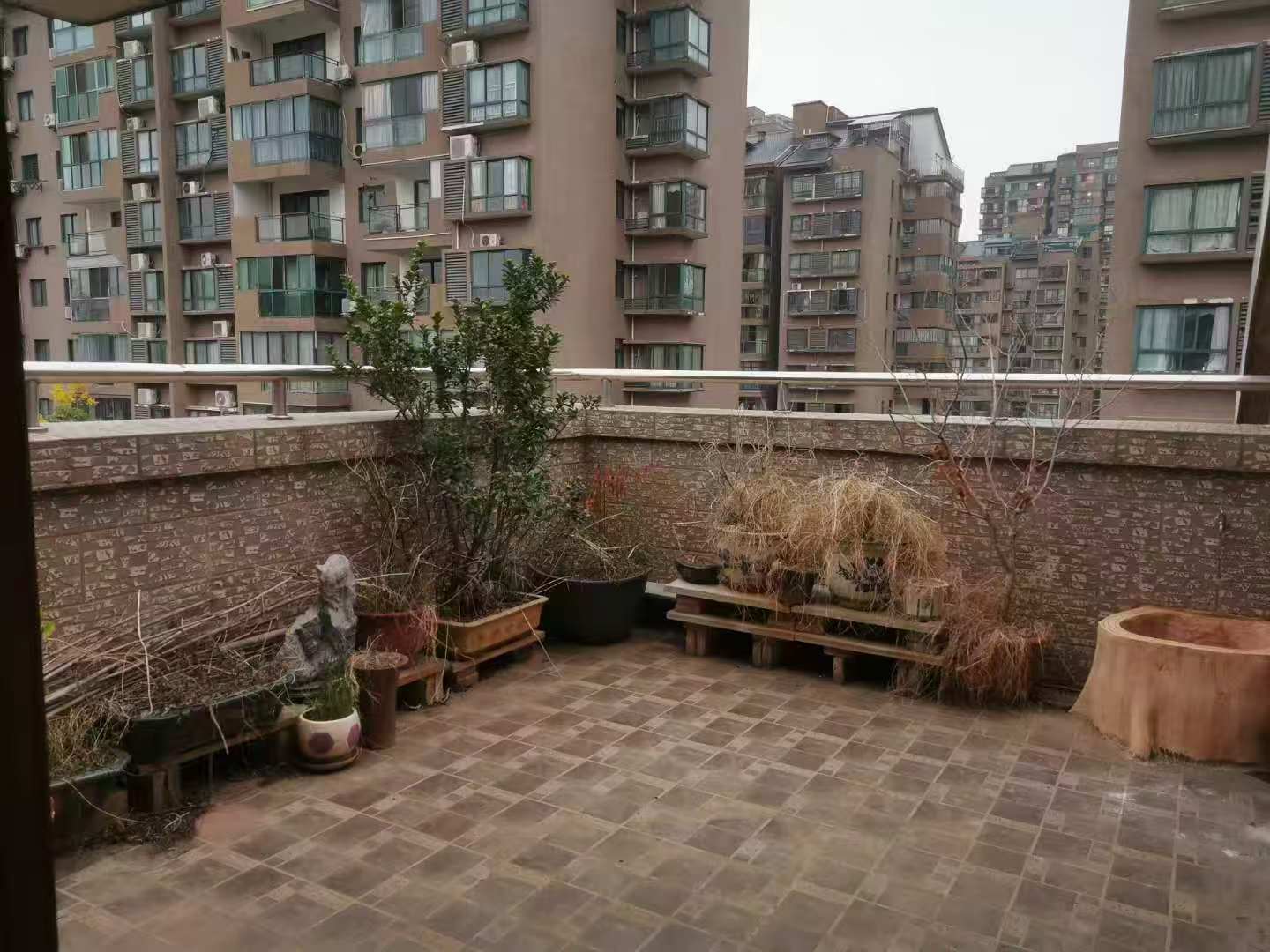 雅士林湘苑一期  3室2厅2卫   2500.00元/月室内图