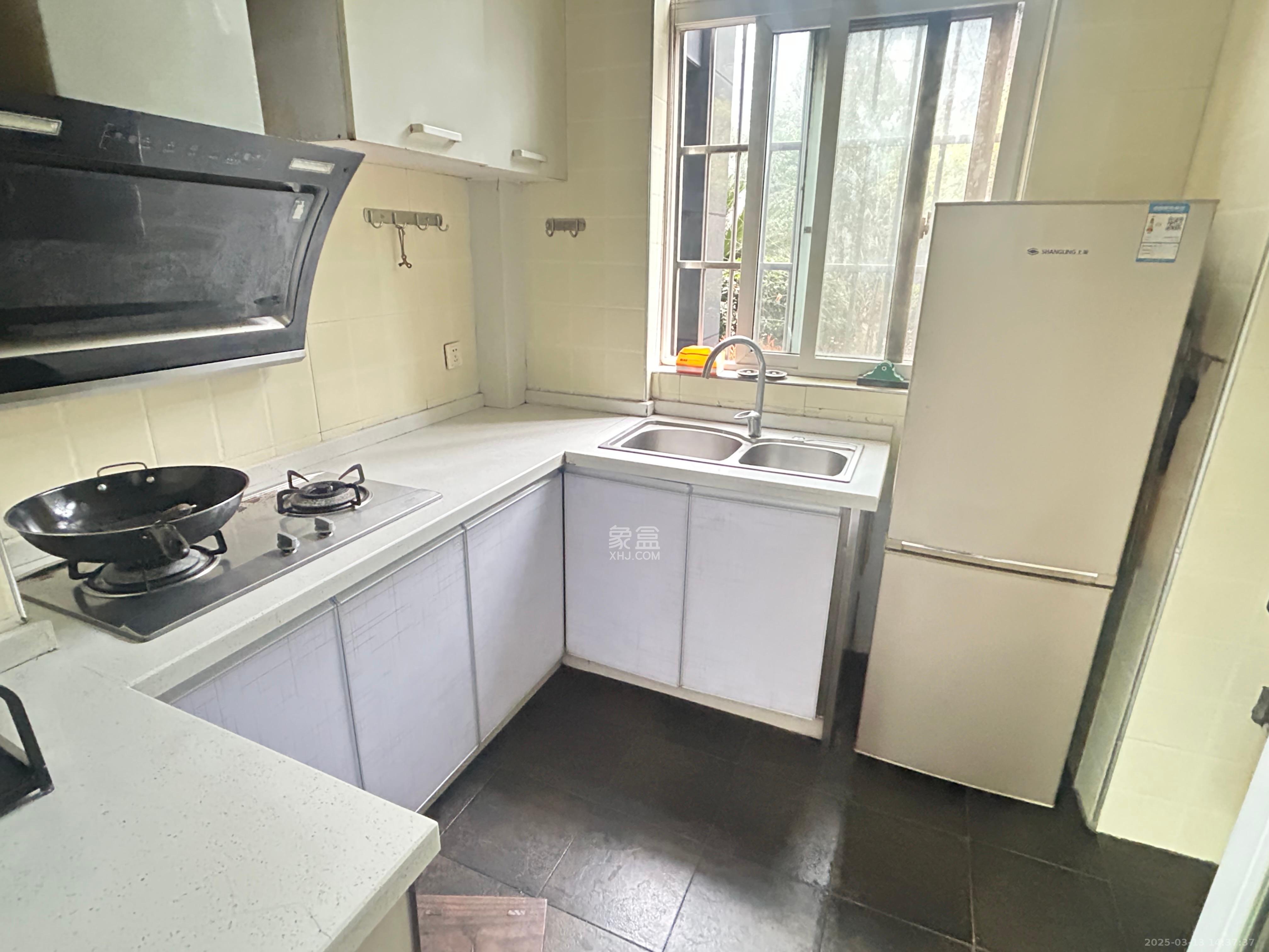 双盈卧龙湾 3室2厅1卫 2000.0元/月 双盈卧龙湾 3室2厅1卫 2000.0元/月室内图