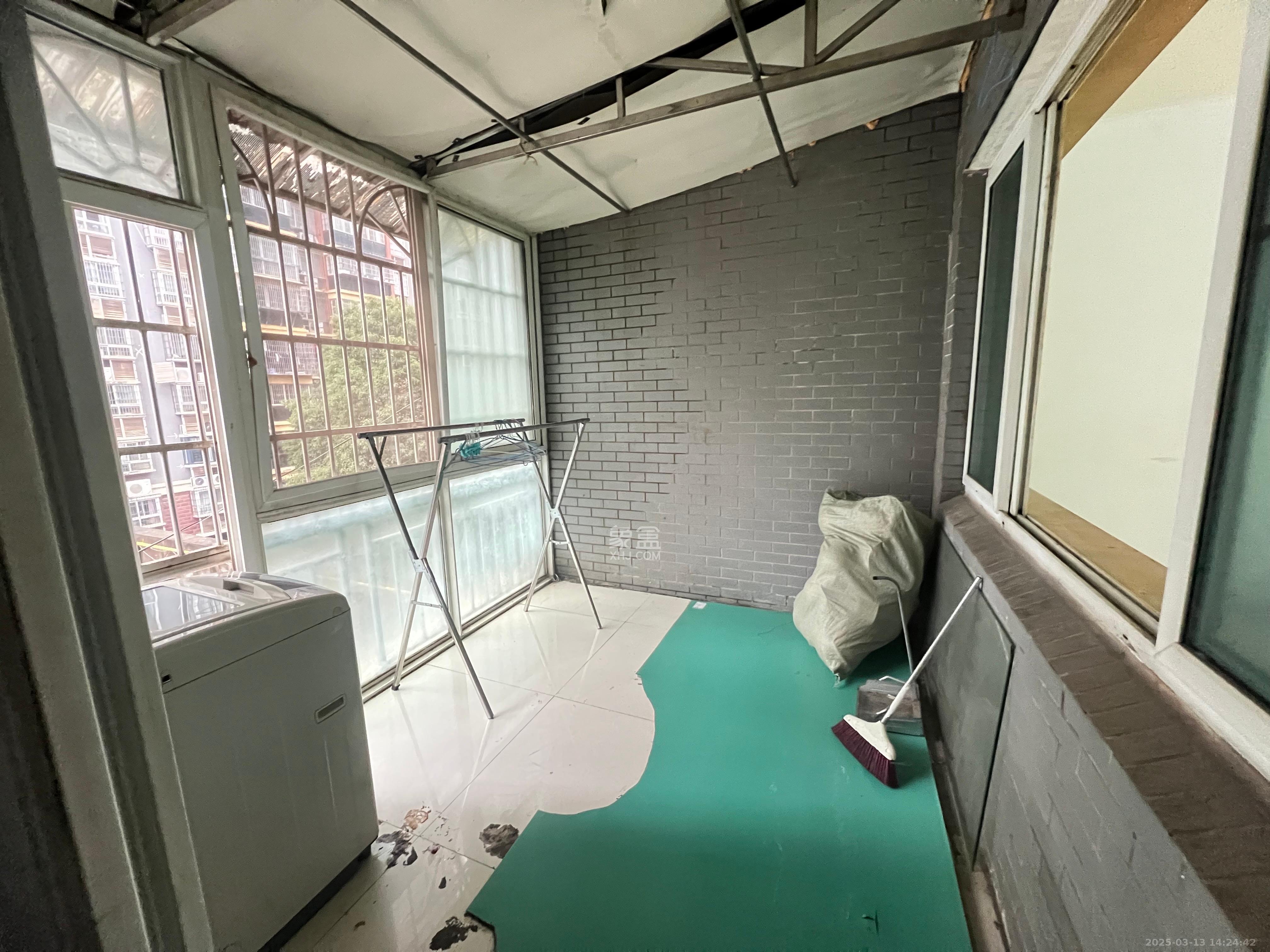 紫薇鑫园 4室2厅2卫 2600.0元/月 紫薇鑫园 4室2厅2卫 2600.0元/月室内图