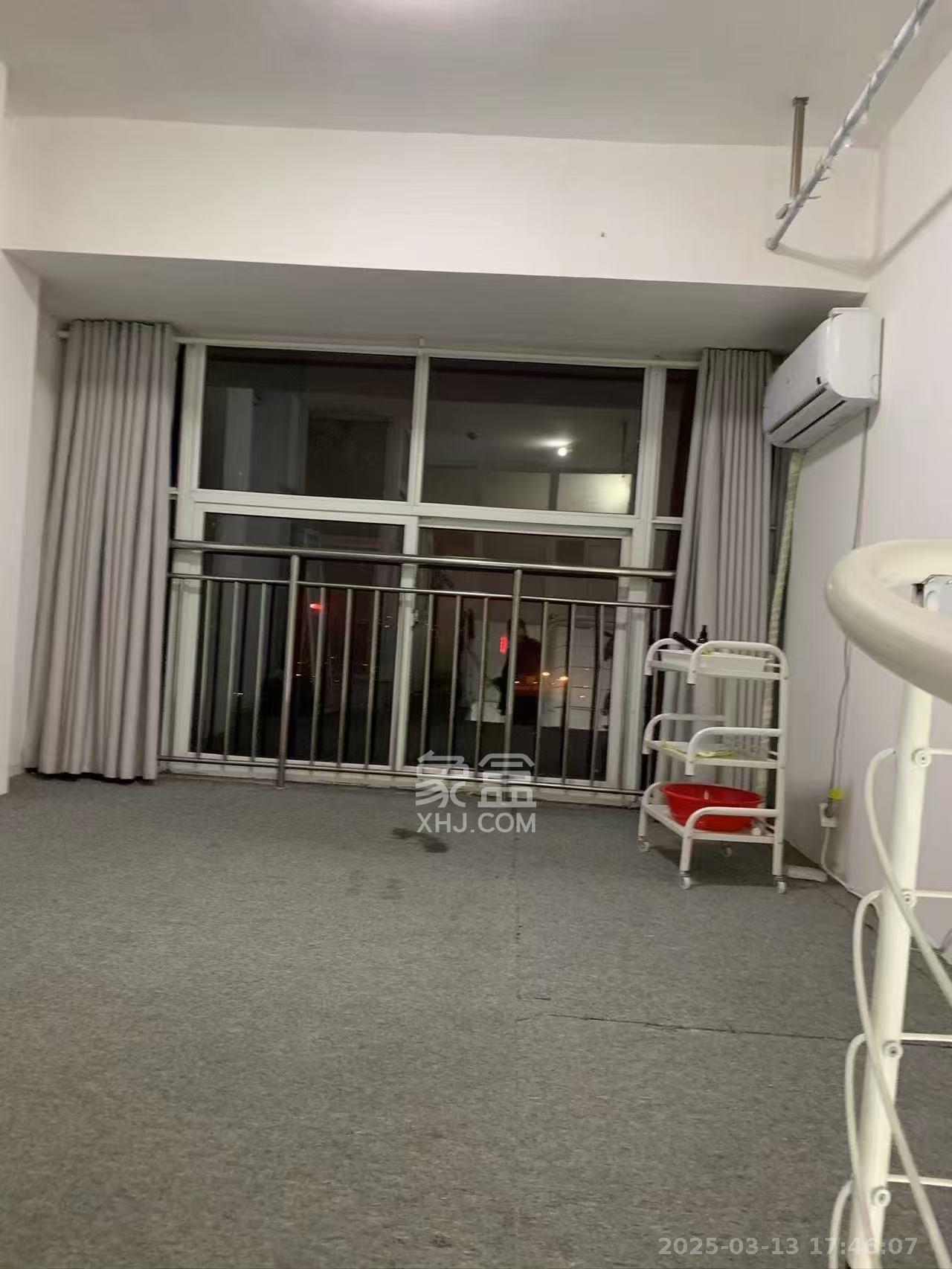 金色loft（鑫秋大厦）  2室2厅1卫   1500.00元/月室内图