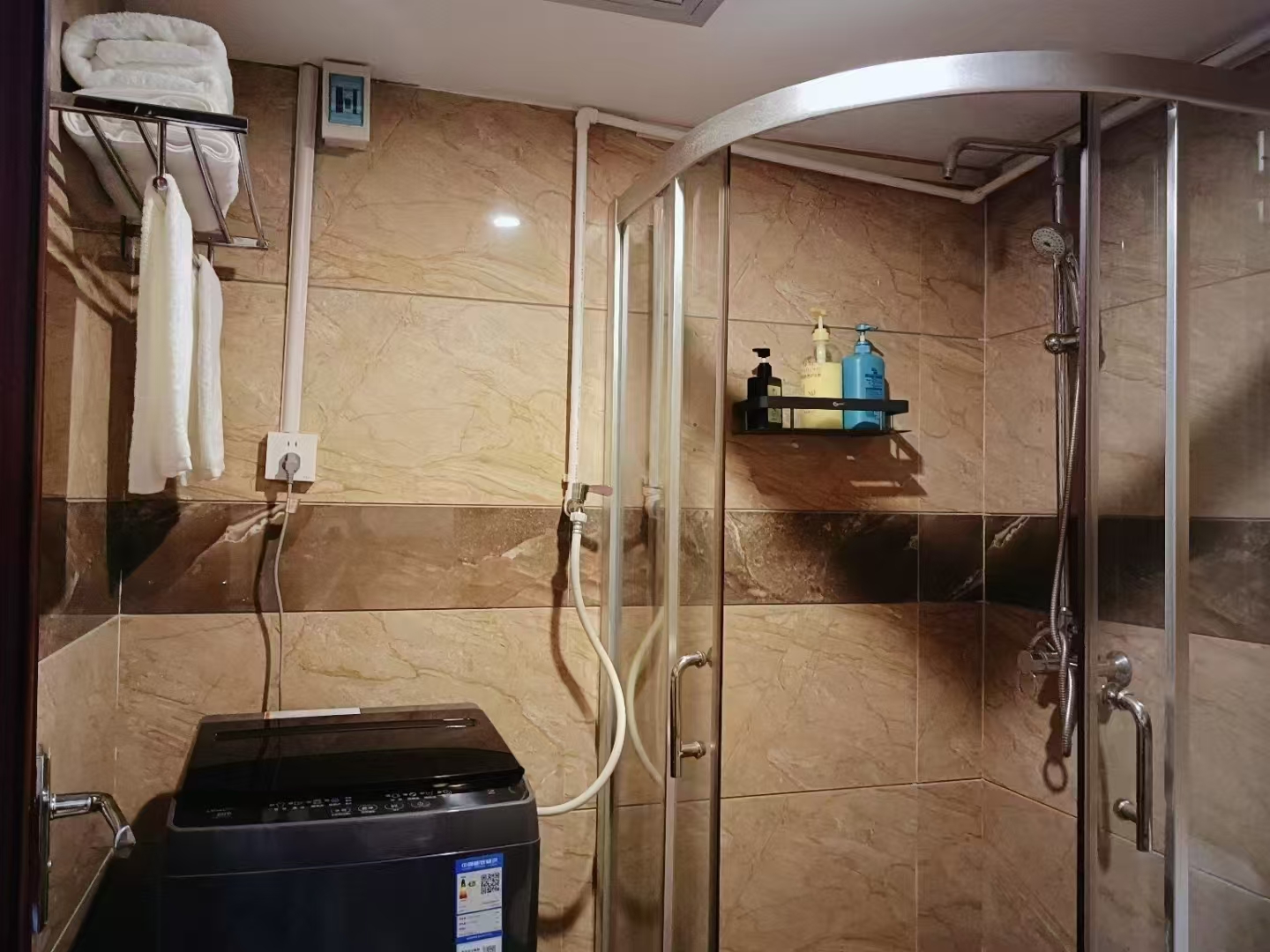 天门大厦 1室0厅0卫 1500.0元/月 天门大厦 1室0厅0卫 1500.0元/月室内图