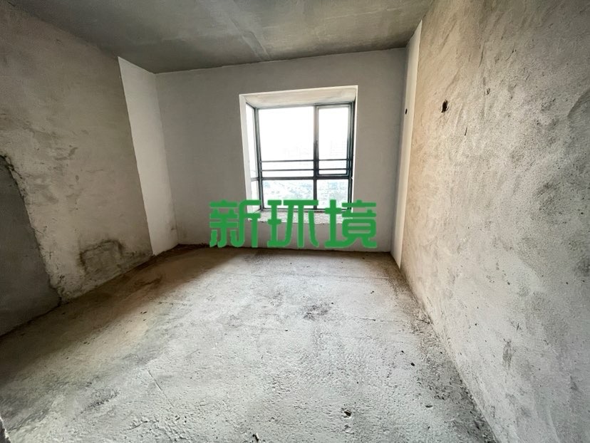 靛达广场  4室2厅2卫    79.0万 靛达广场  4室2厅2卫    79.0万客厅