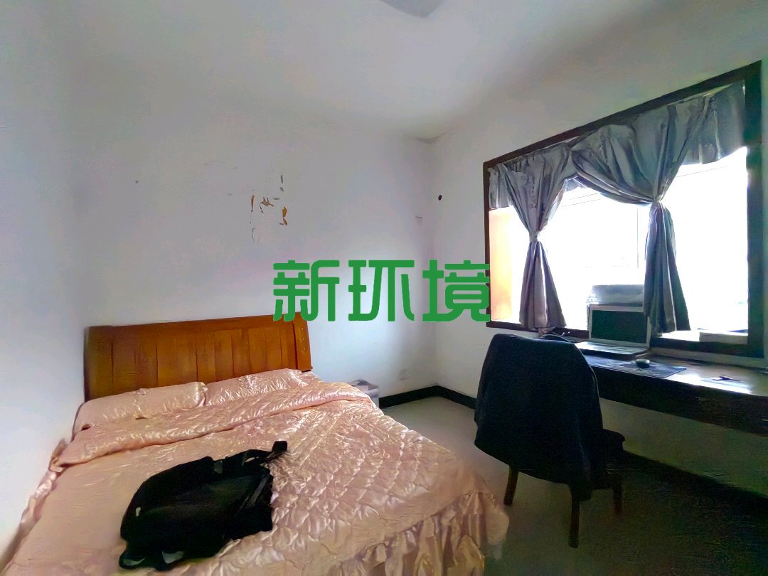 华宇新村  5室3厅4卫   95.80万客厅