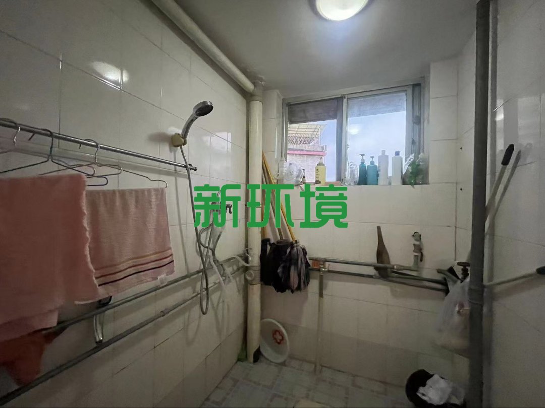 原协力学校宿舍  3室2厅2卫   48.00万客厅