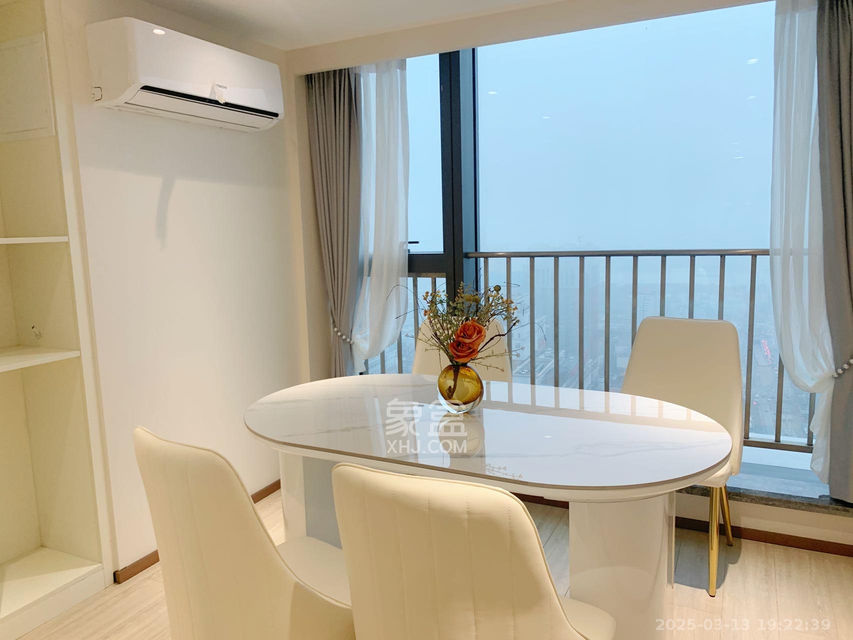 华远华时代 4室2厅1卫 5000.0元/月 华远华时代 4室2厅1卫 5000.0元/月室内图