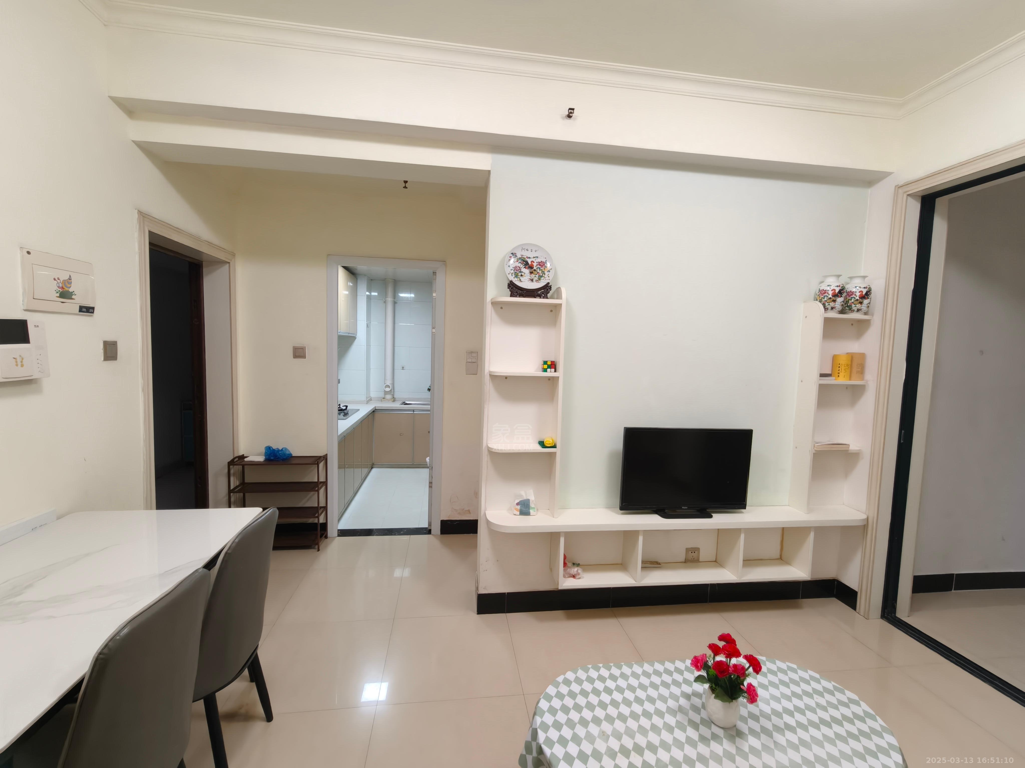 中建御山和苑 1室1厅0卫 1400.0元/月 中建御山和苑 1室1厅0卫 1400.0元/月室内图