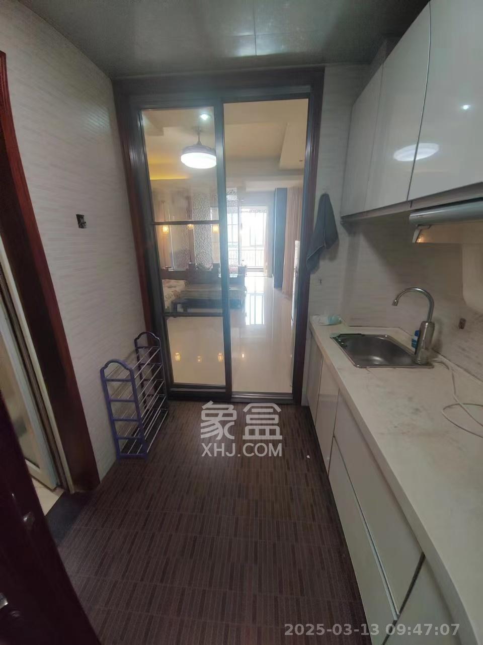 天心华庭  1室1厅1卫    2000.0元/月 天心华庭  1室1厅1卫    2000.0元/月室内图