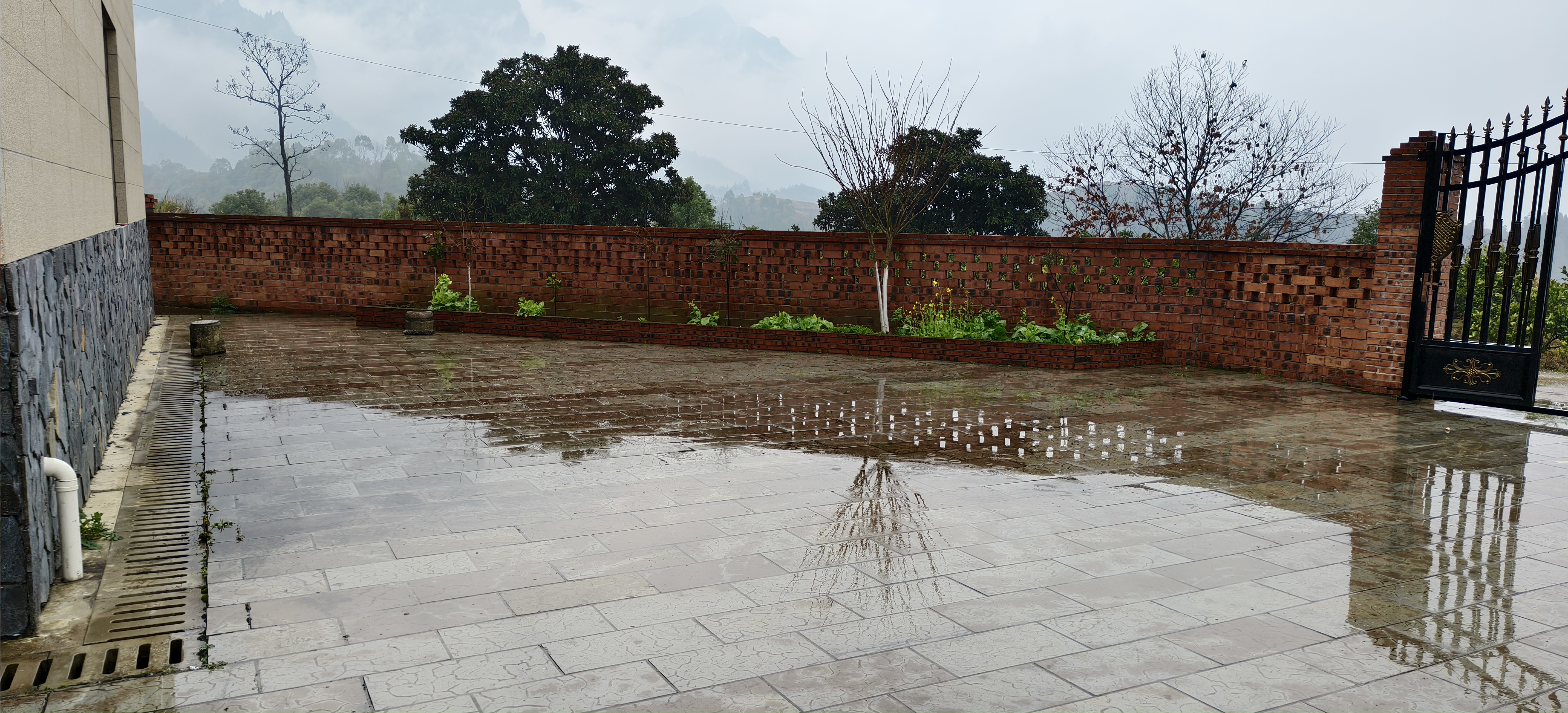 南庄坪散盘 8室2厅3卫 88.0万 南庄坪散盘 8室2厅3卫 88.0万客厅