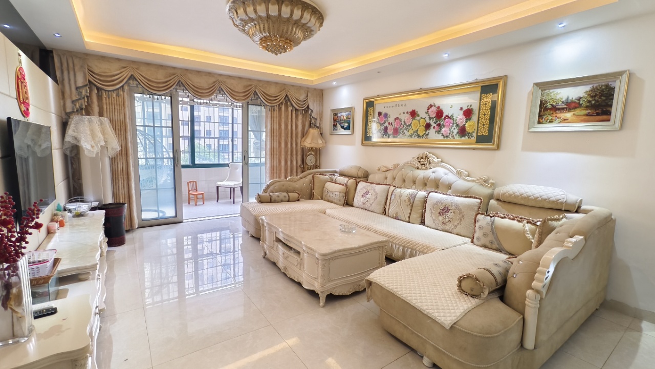 北美阳光城 4室2厅2卫 2600.0元/月 北美阳光城 4室2厅2卫 2600.0元/月室内图