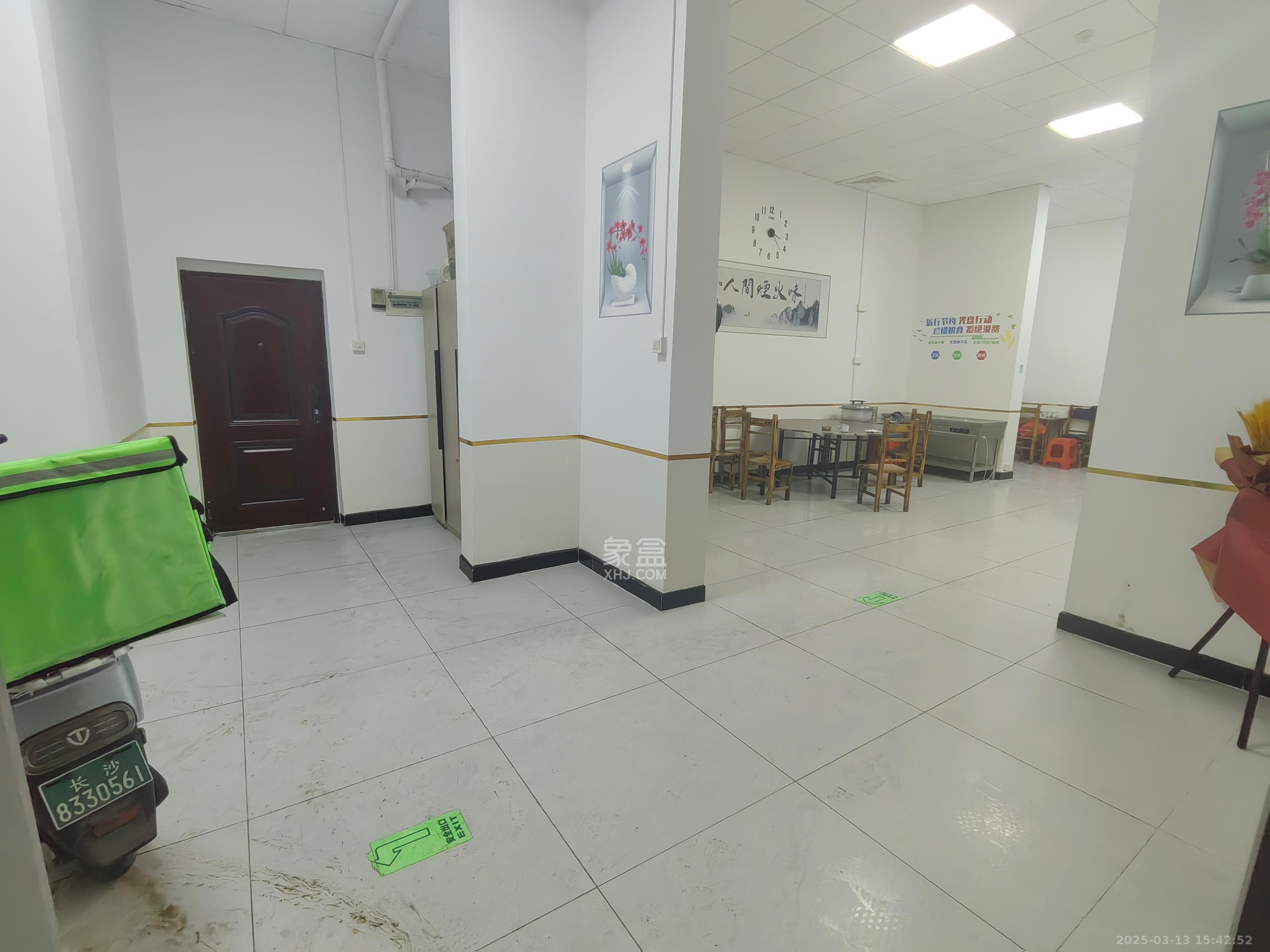 华润凤凰城二期 2室2厅1卫 3000.0元/月 华润凤凰城二期 2室2厅1卫 3000.0元/月室内图