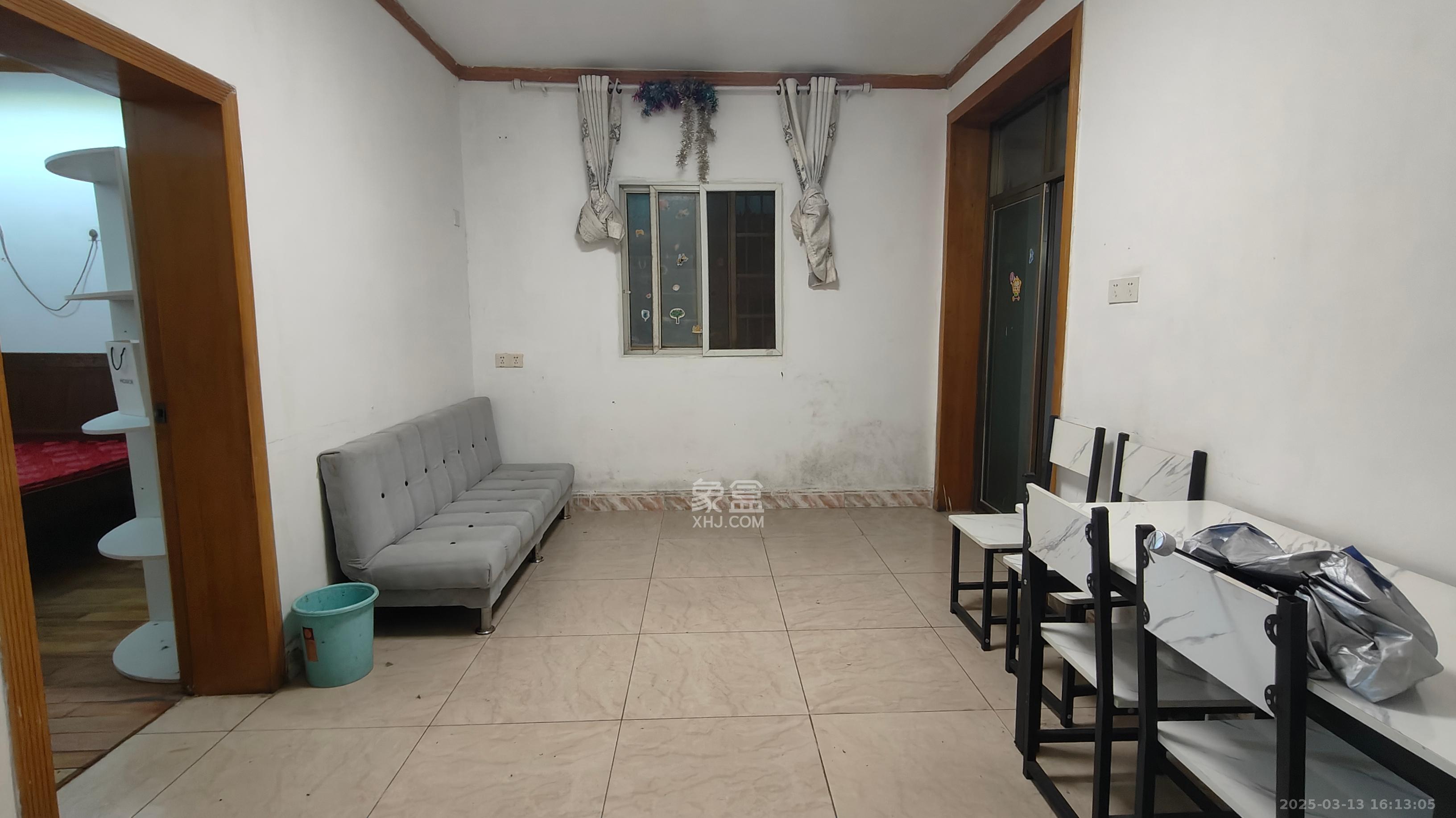 长沙市公路管理局城郊养护服务中心 3室2厅1卫 1680.0元/月 长沙市公路管理局城郊养护服务中心 3室2厅1卫 1680.0元/月室内图