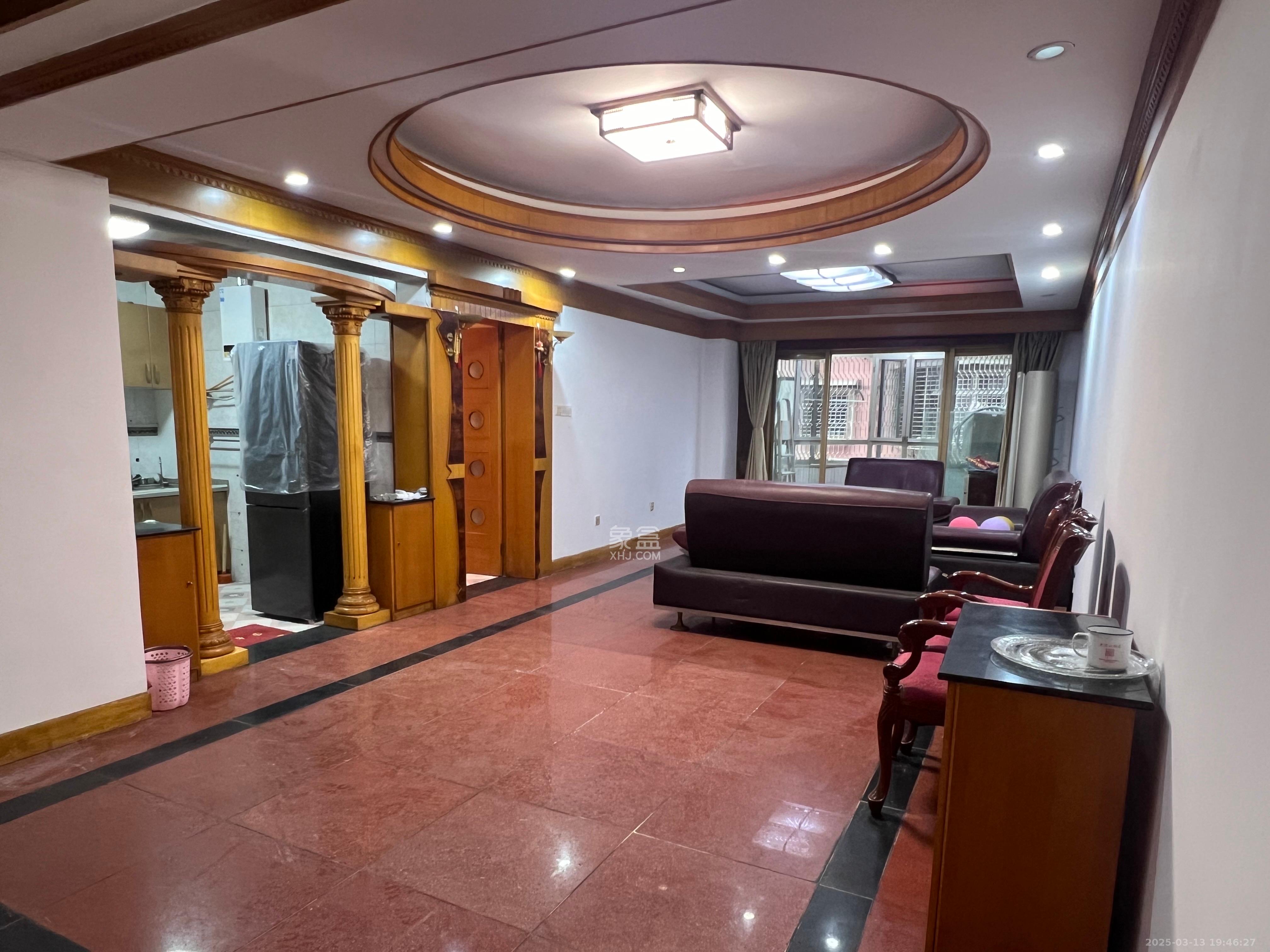 新富城  3室2厅2卫    4500.0元/月 新富城  3室2厅2卫    4500.0元/月室内图