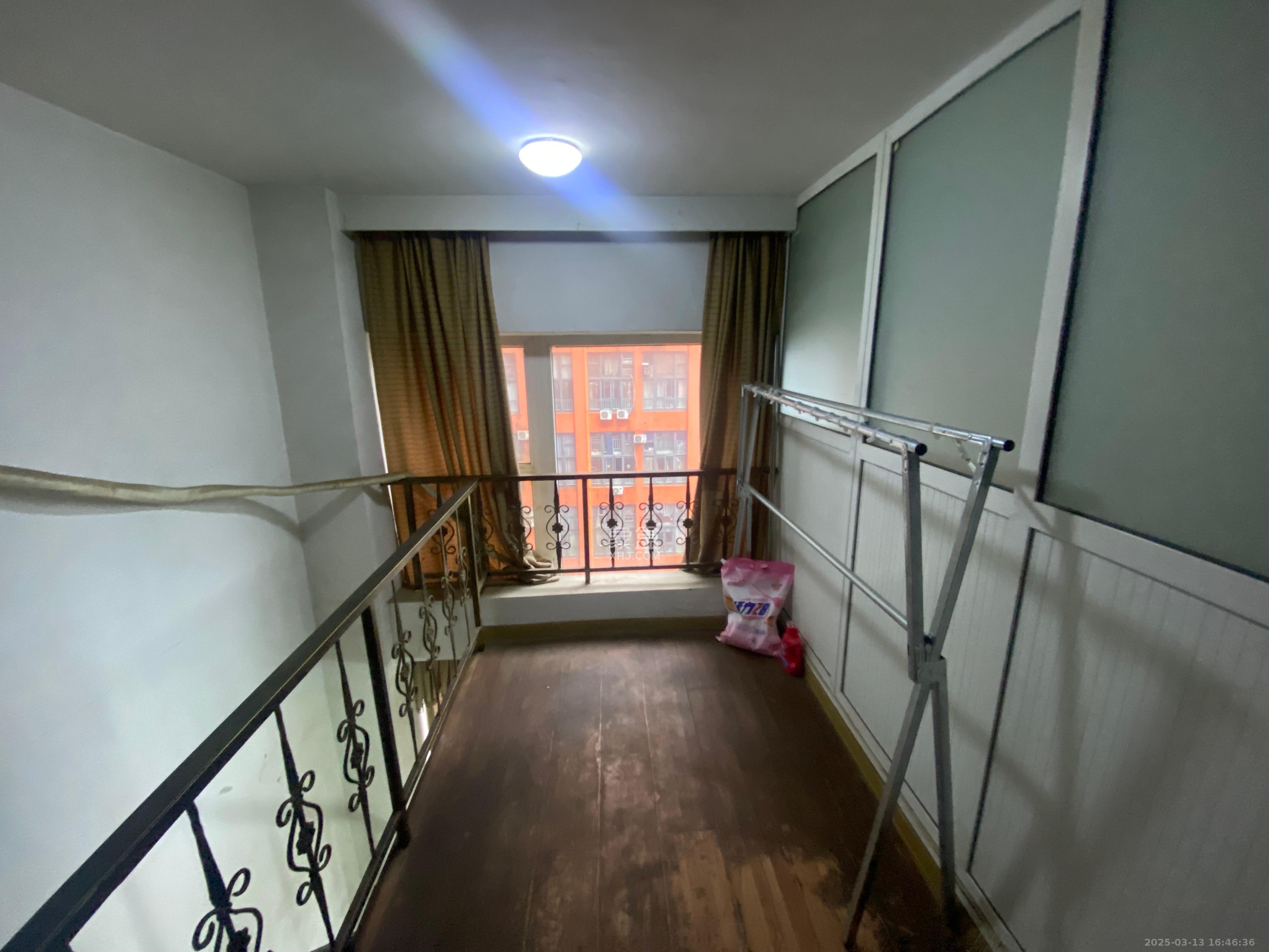 他城（天鸿时代公寓）  1室2厅1卫    1200.0元/月室内图