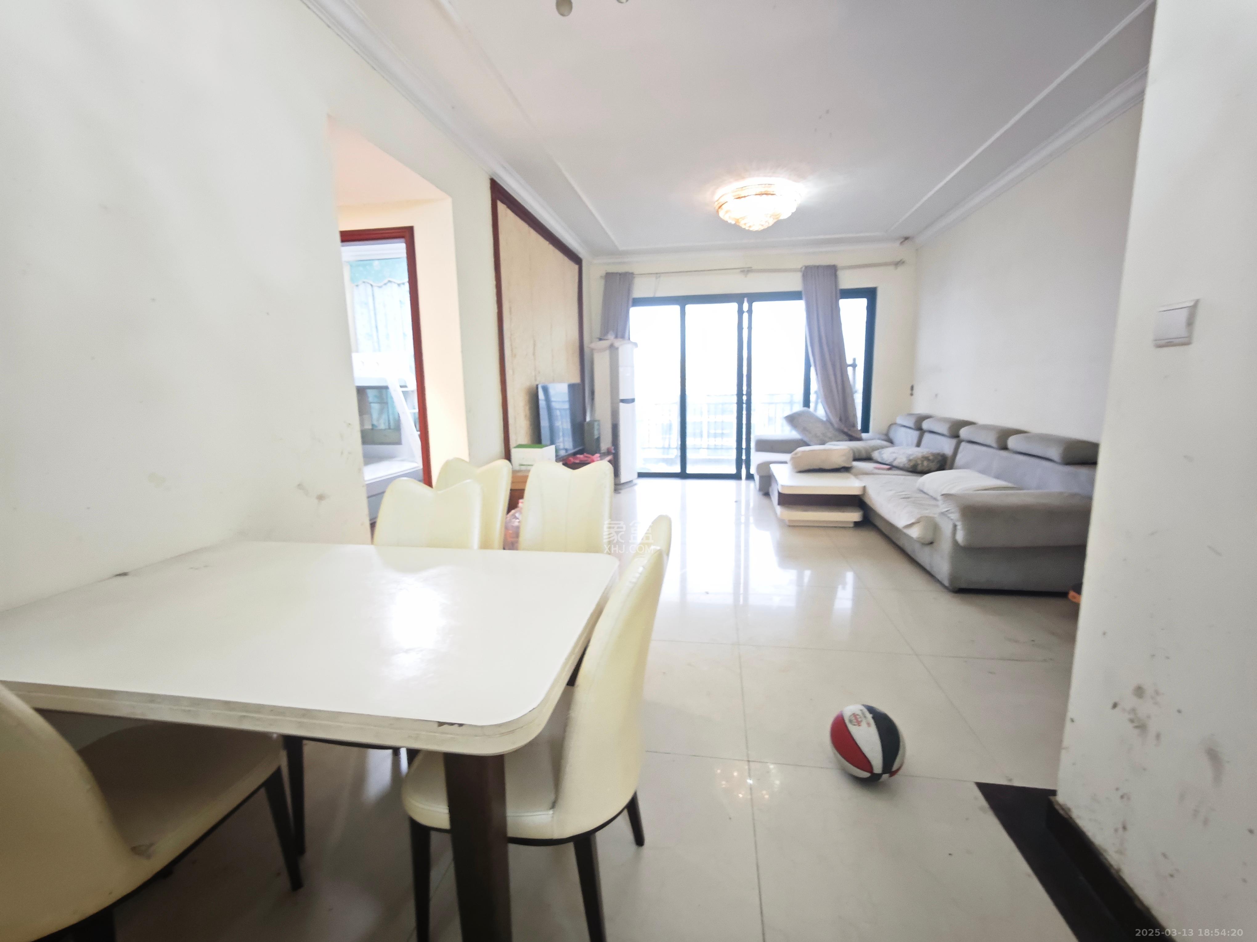 恒大翡翠华庭 3室2厅1卫 1980.0元/月 恒大翡翠华庭 3室2厅1卫 1980.0元/月室内图