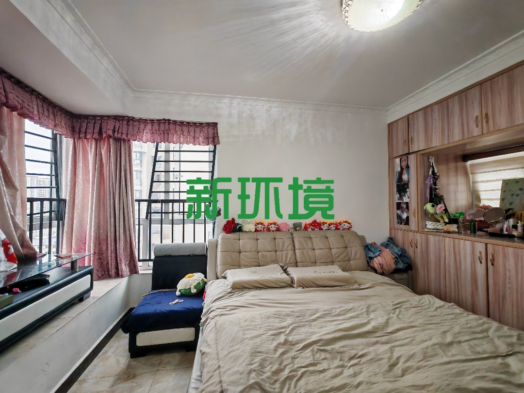 玉恒龙岸小区  3室2厅2卫   72.00万客厅