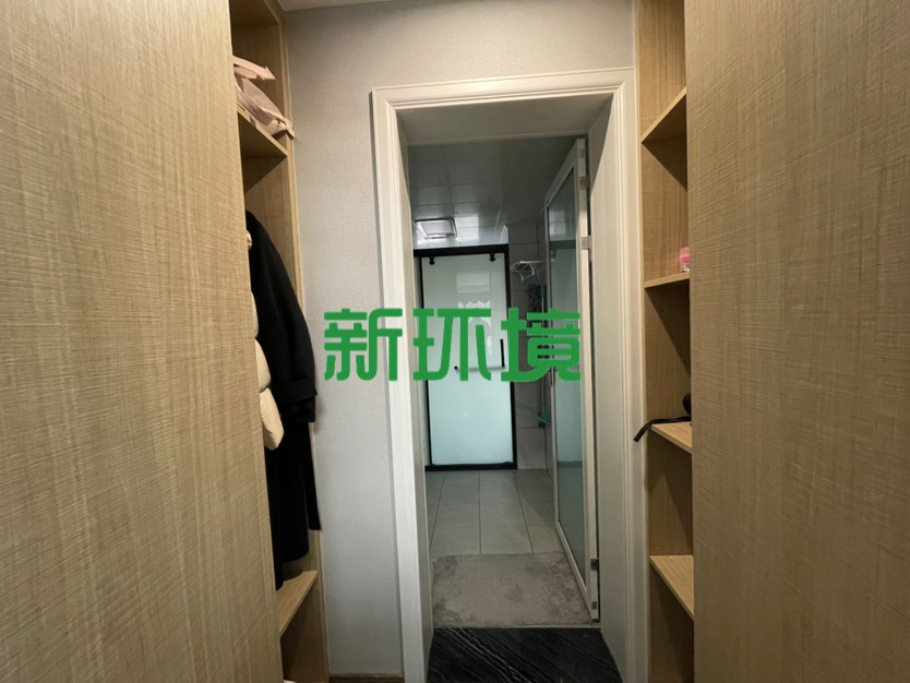 东岳新外滩  1室0厅0卫   110.00万客厅