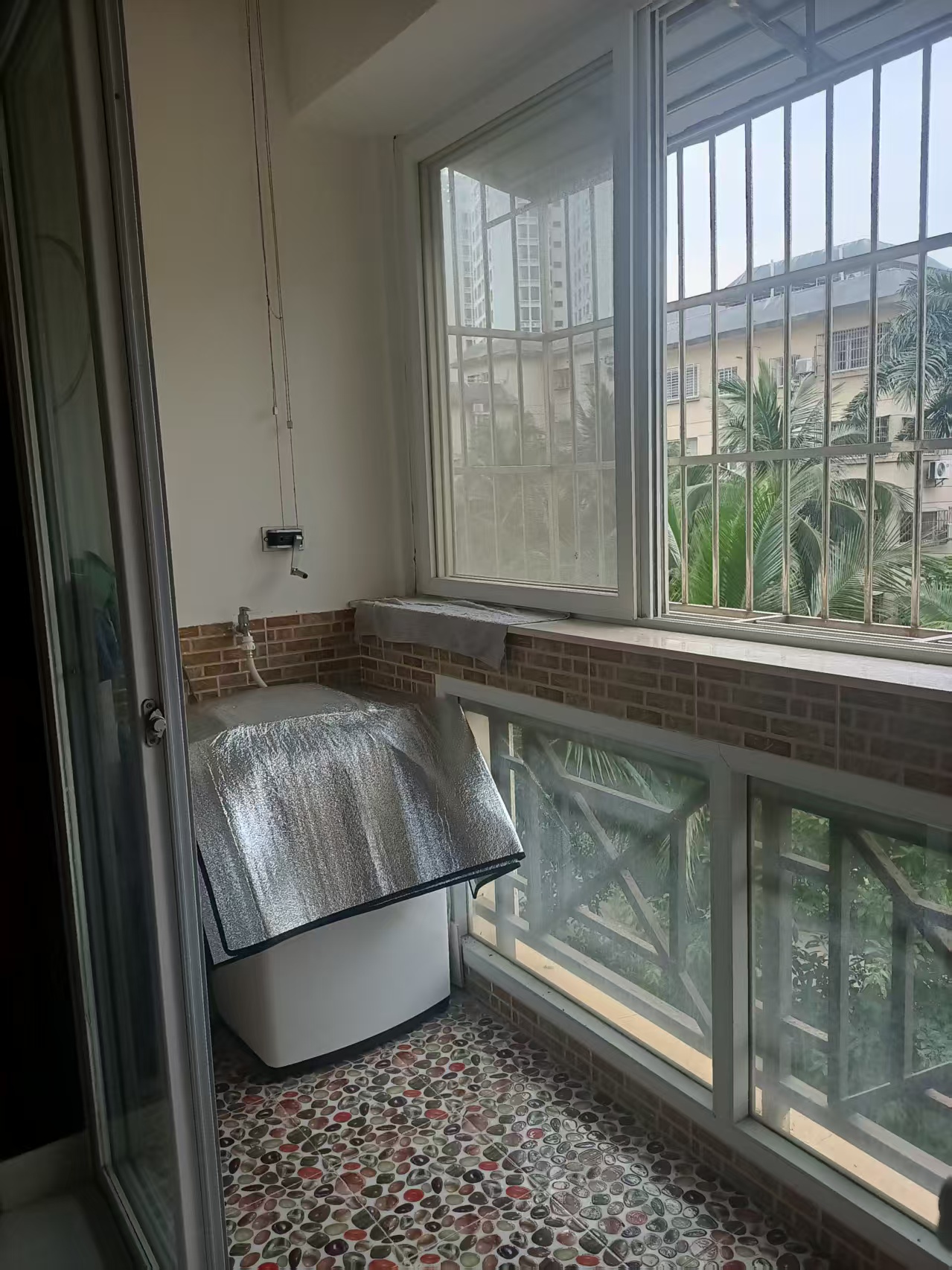 水岸兰亭 2室1厅1卫 70.0万 水岸兰亭 2室1厅1卫 70.0万客厅