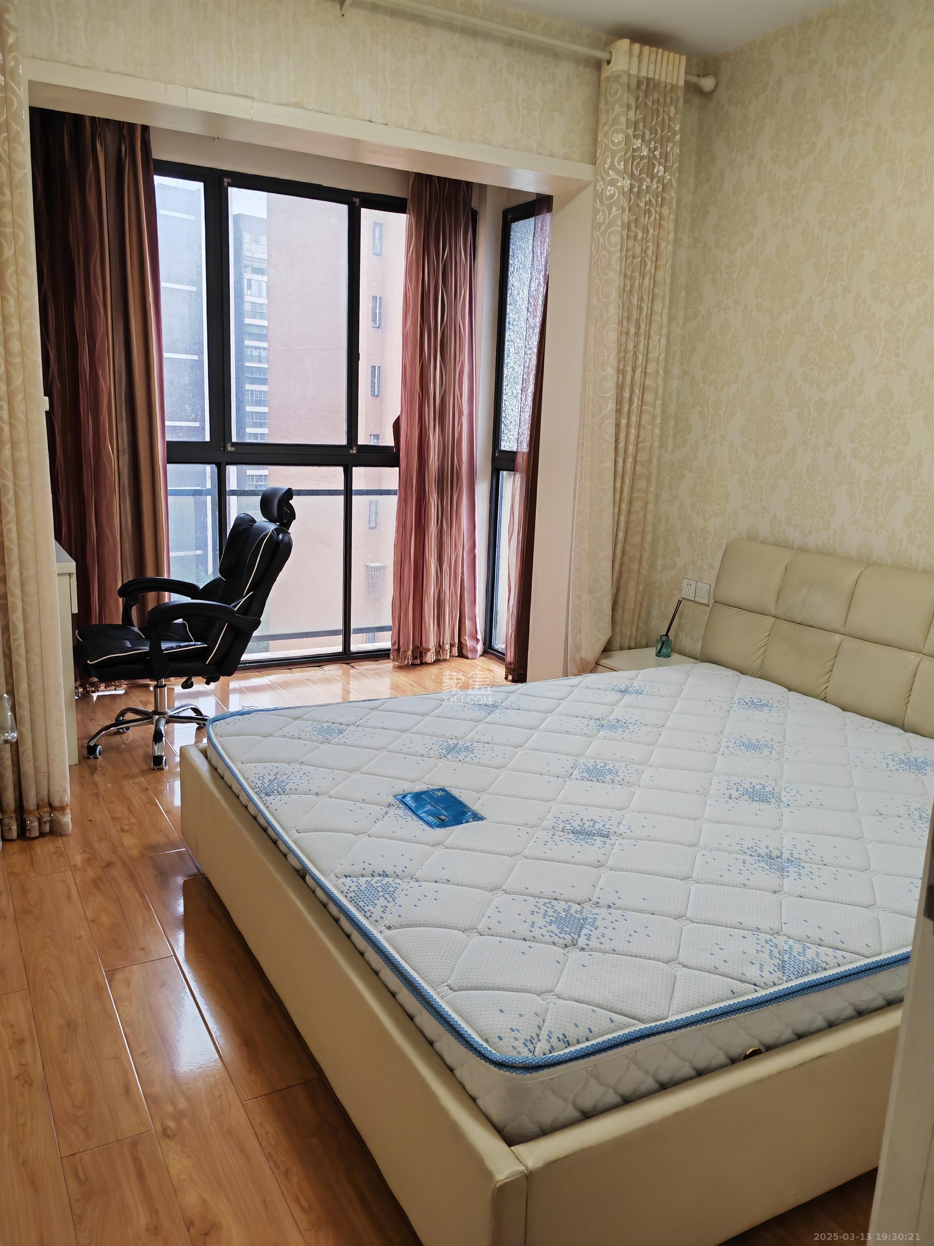 湘府十城（汇财御景湾新寓,汇财国际）  3室1厅1卫   2400.00元/月室内图