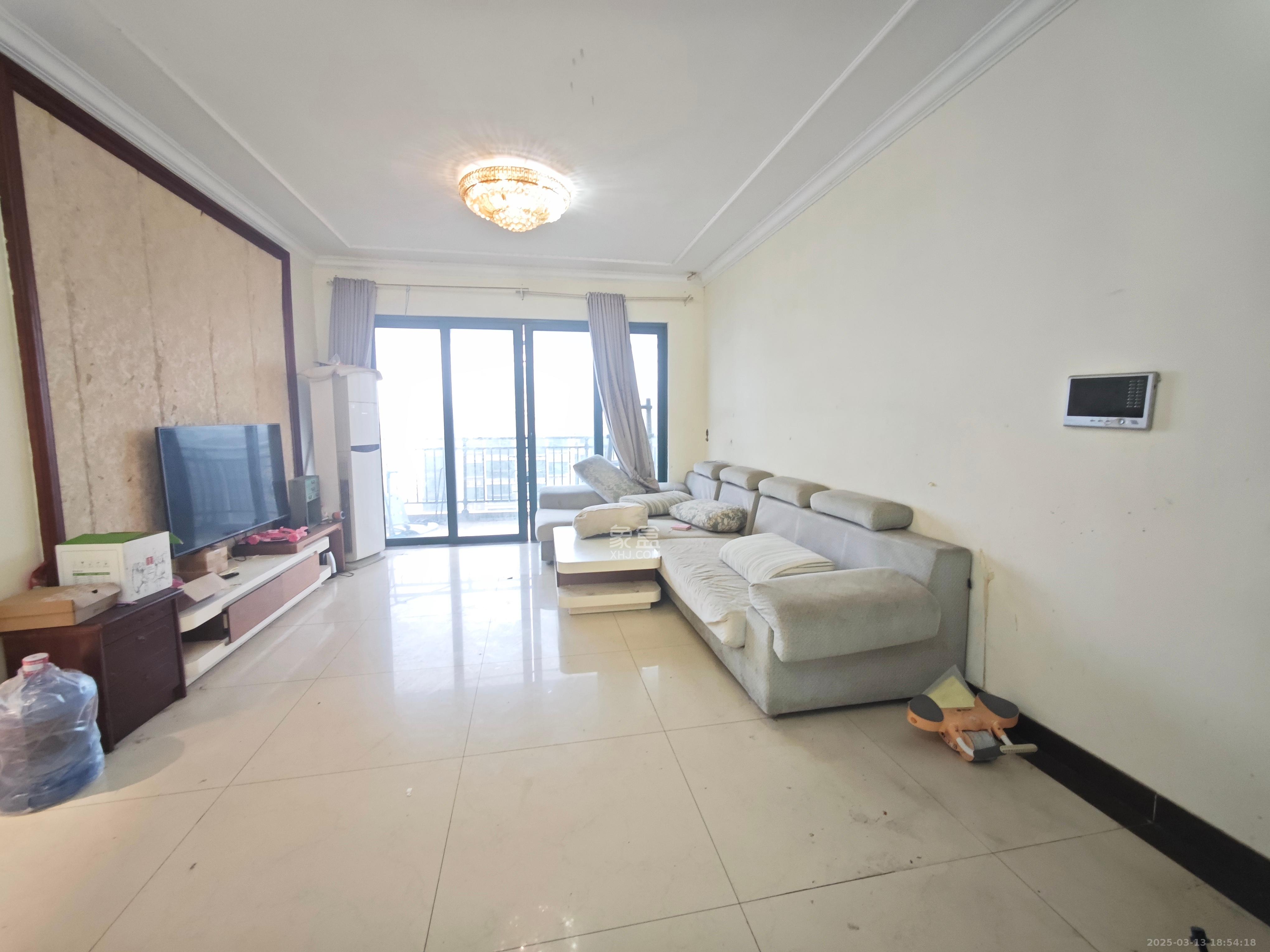 恒大翡翠华庭 3室2厅1卫 1980.0元/月 恒大翡翠华庭 3室2厅1卫 1980.0元/月室内图