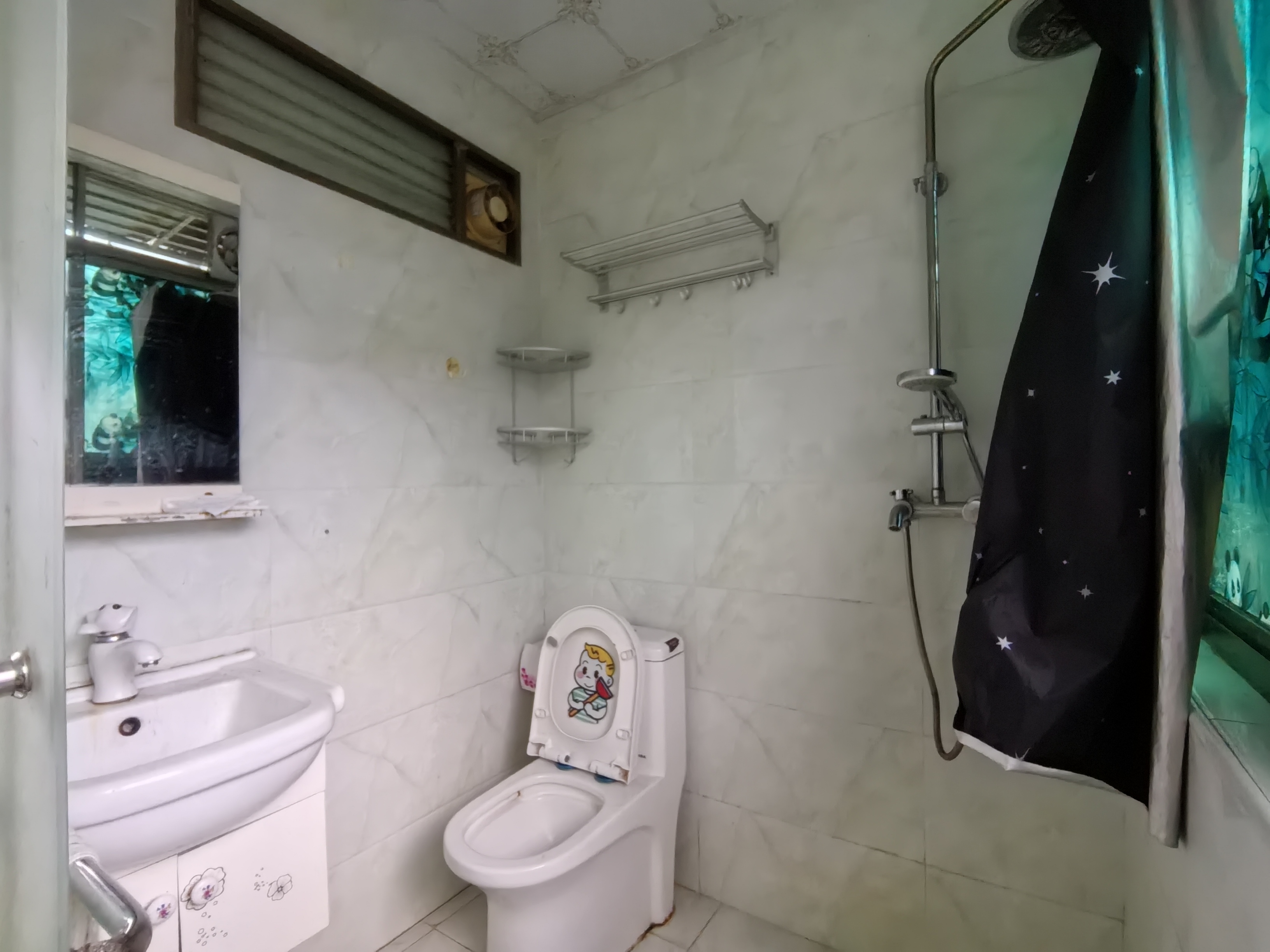 椰化苑 2室1厅1卫 2000.0元/月 椰化苑 2室1厅1卫 2000.0元/月室内图