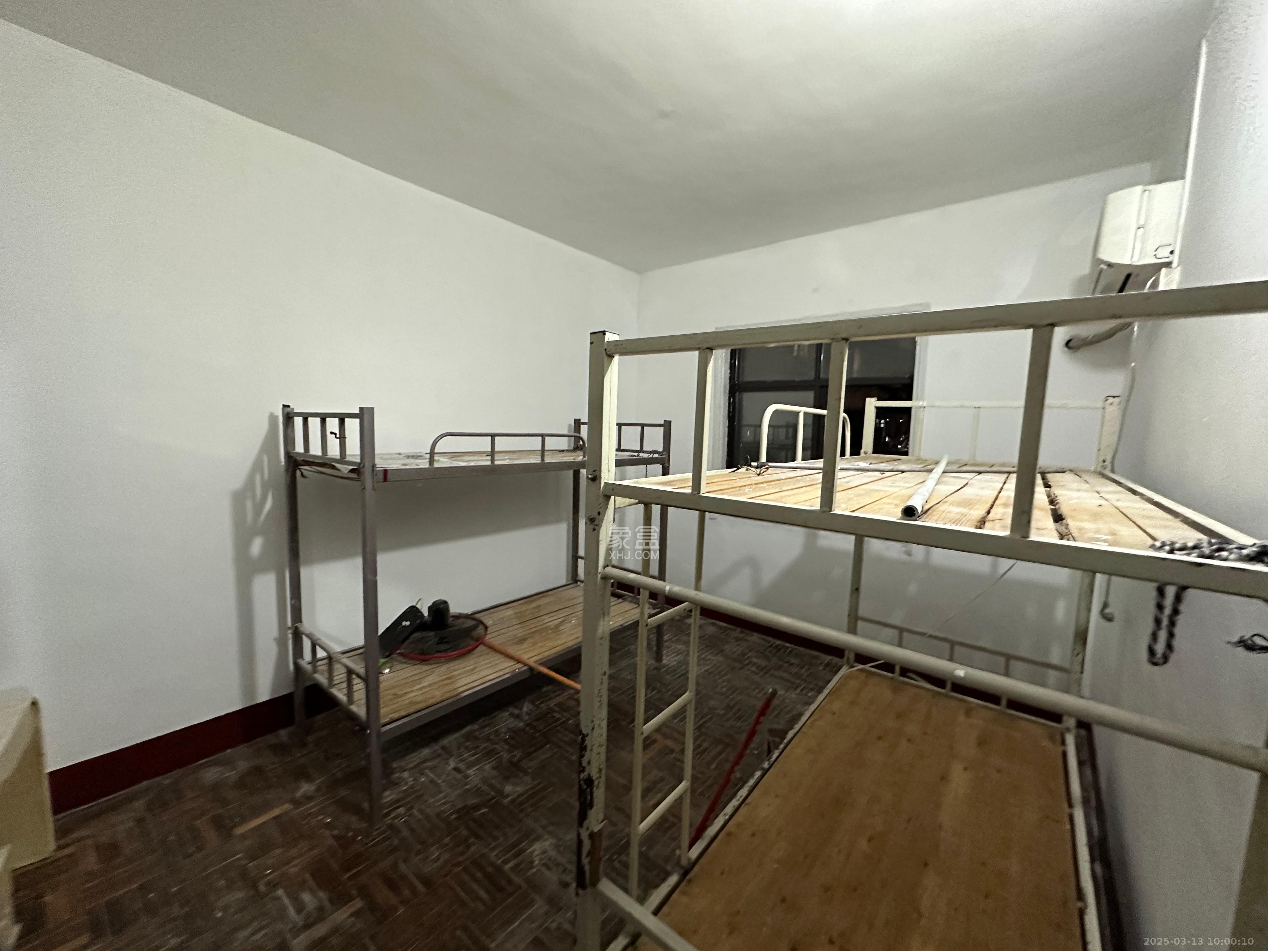 肇家(嘉)坪散盘 3室1厅1卫 2200.0元/月 肇家(嘉)坪散盘 3室1厅1卫 2200.0元/月室内图