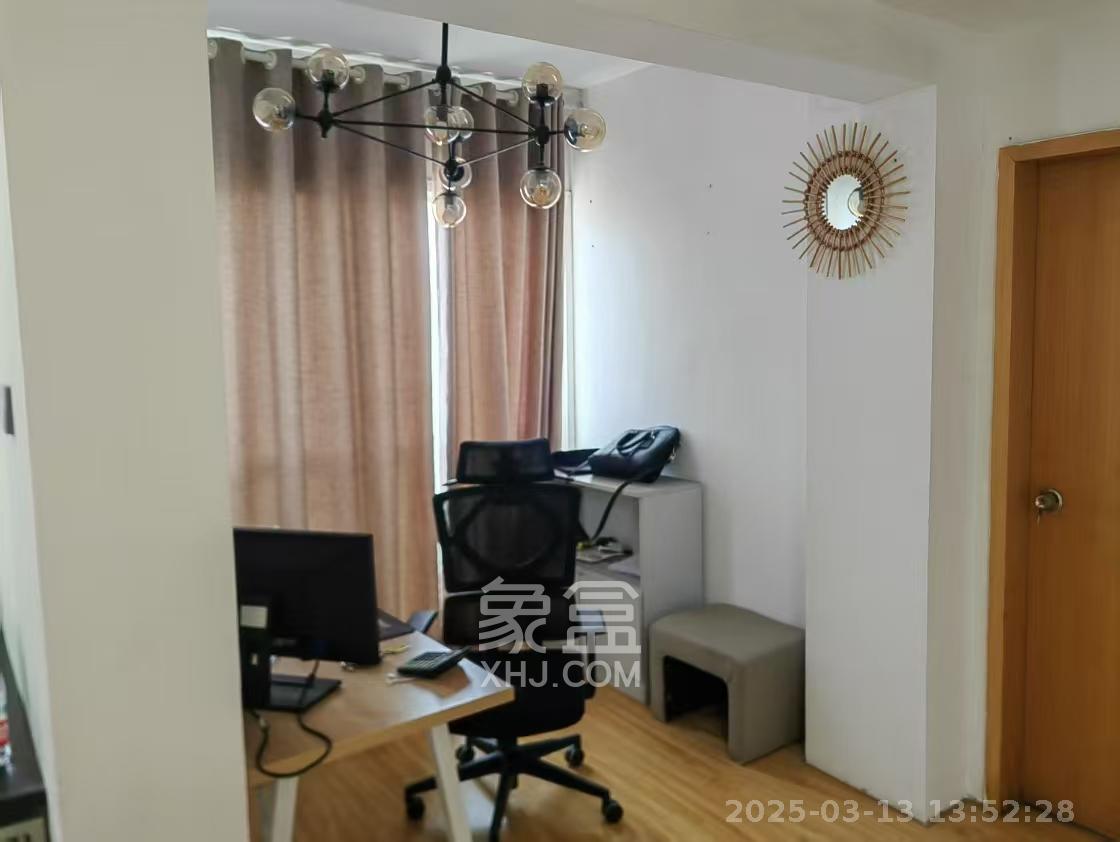 通华天都  1室1厅1卫    2100.0元/月室内图