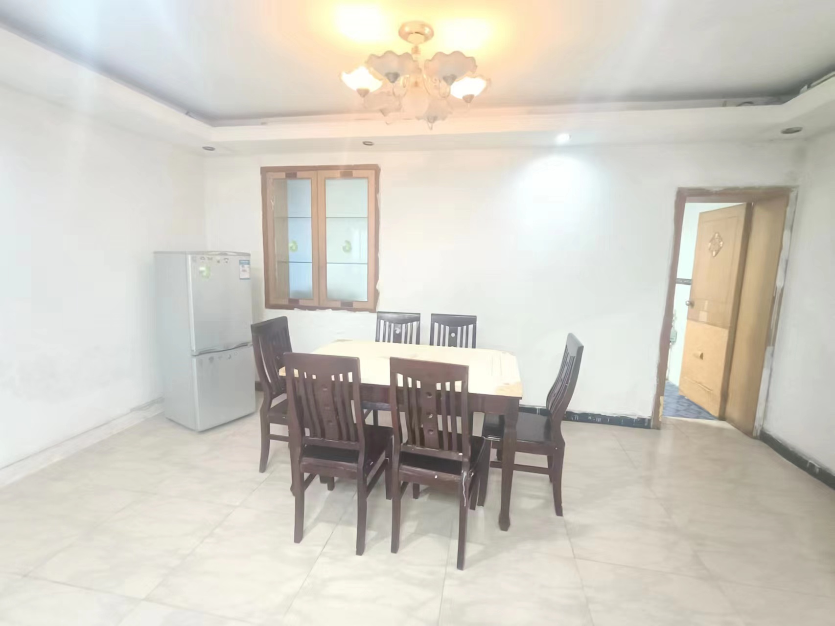 富成大厦 2室1厅1卫 2400.0元/月 富成大厦 2室1厅1卫 2400.0元/月室内图