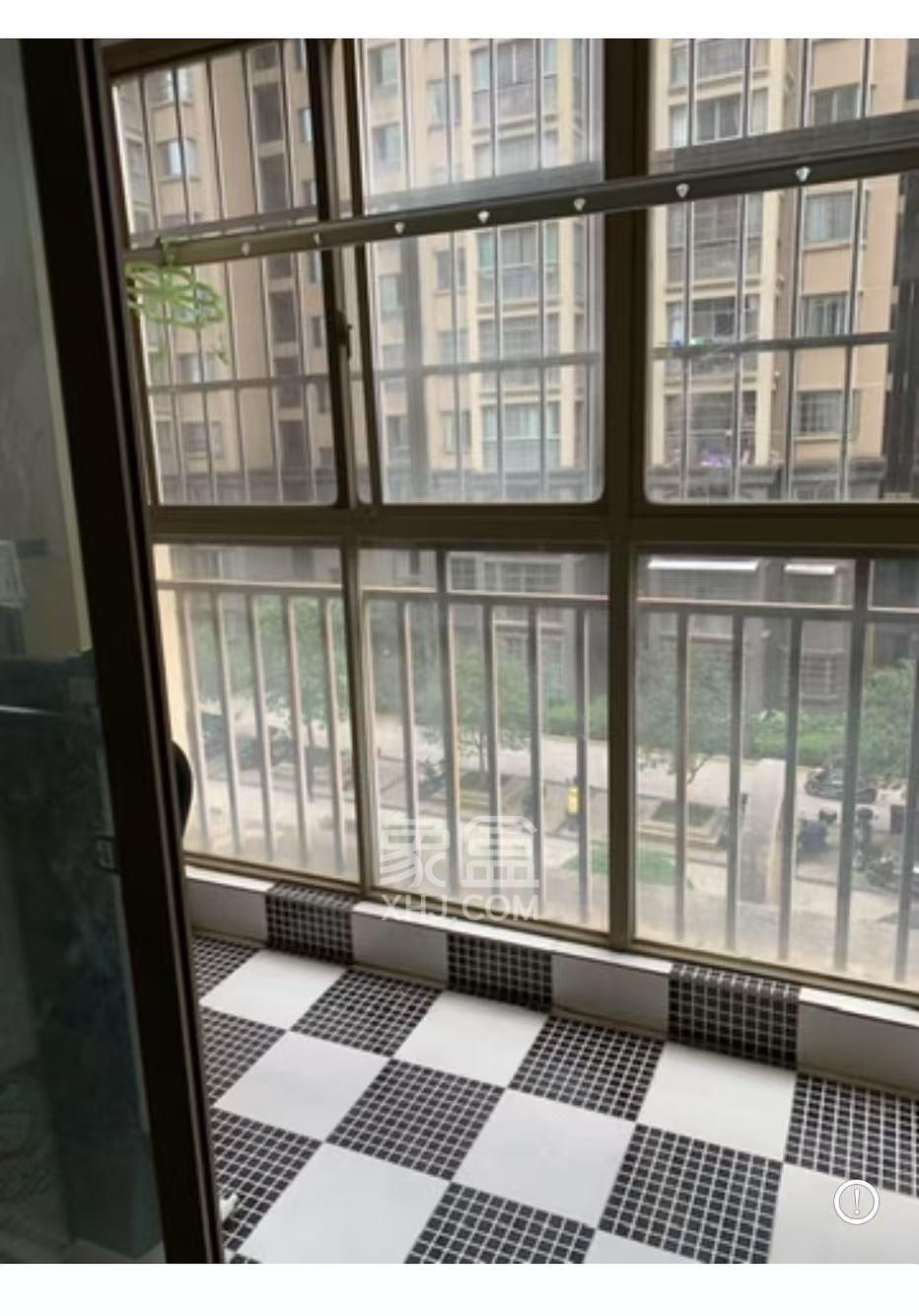 层上观邸 4室1厅1卫 800.0元/月 层上观邸 4室1厅1卫 800.0元/月室内图