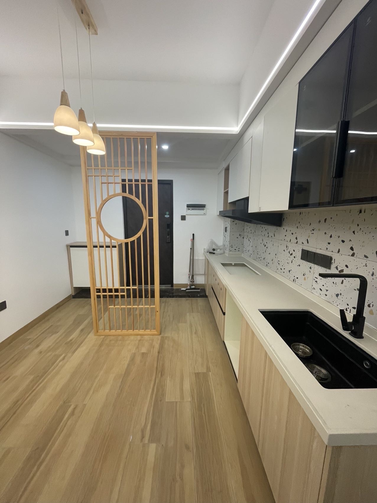 华贸大厦(华贸花苑) 2室2厅1卫 70.0万 华贸大厦(华贸花苑) 2室2厅1卫 70.0万客厅