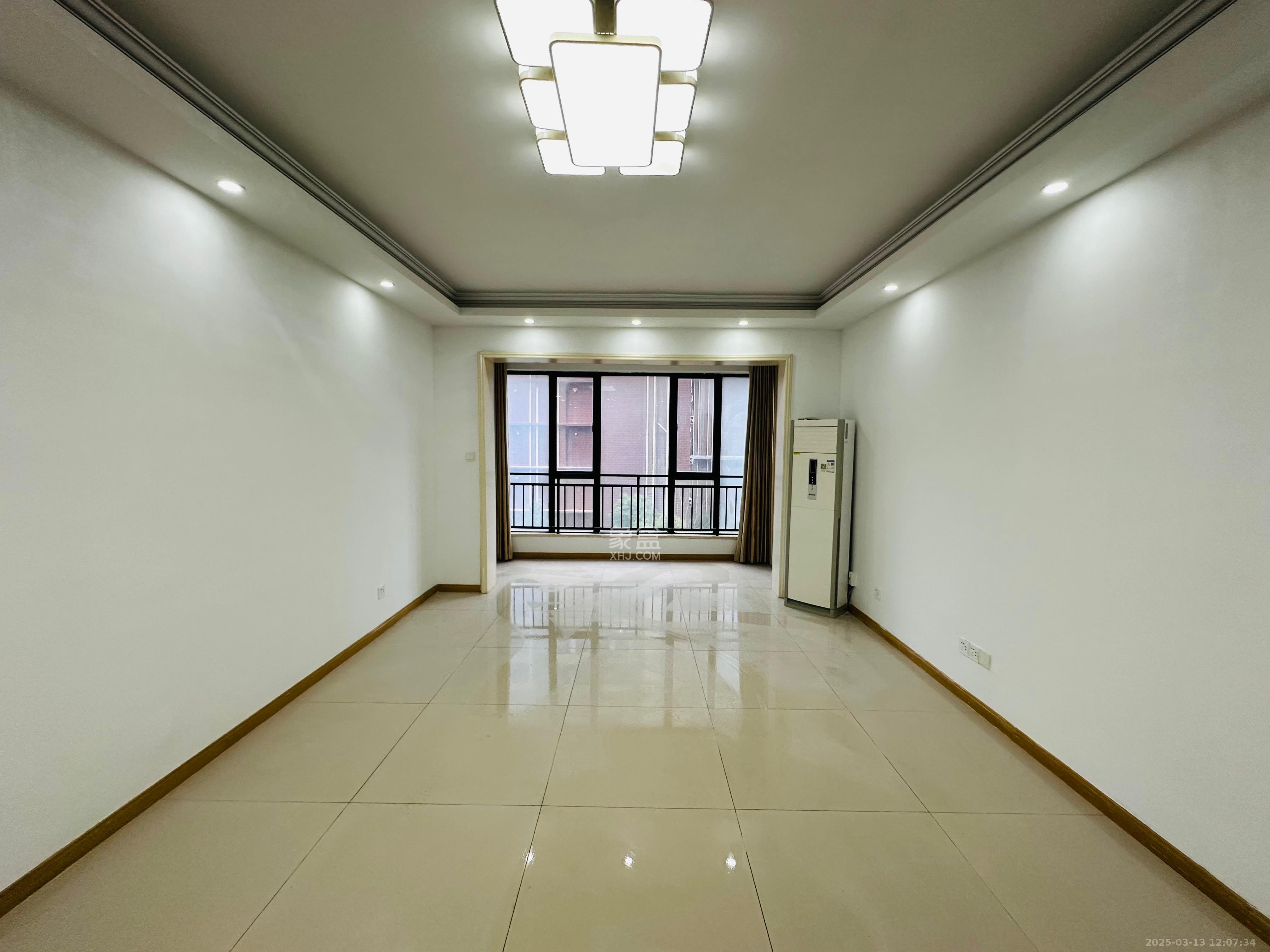 东城港  3室2厅2卫   3400.00元/月