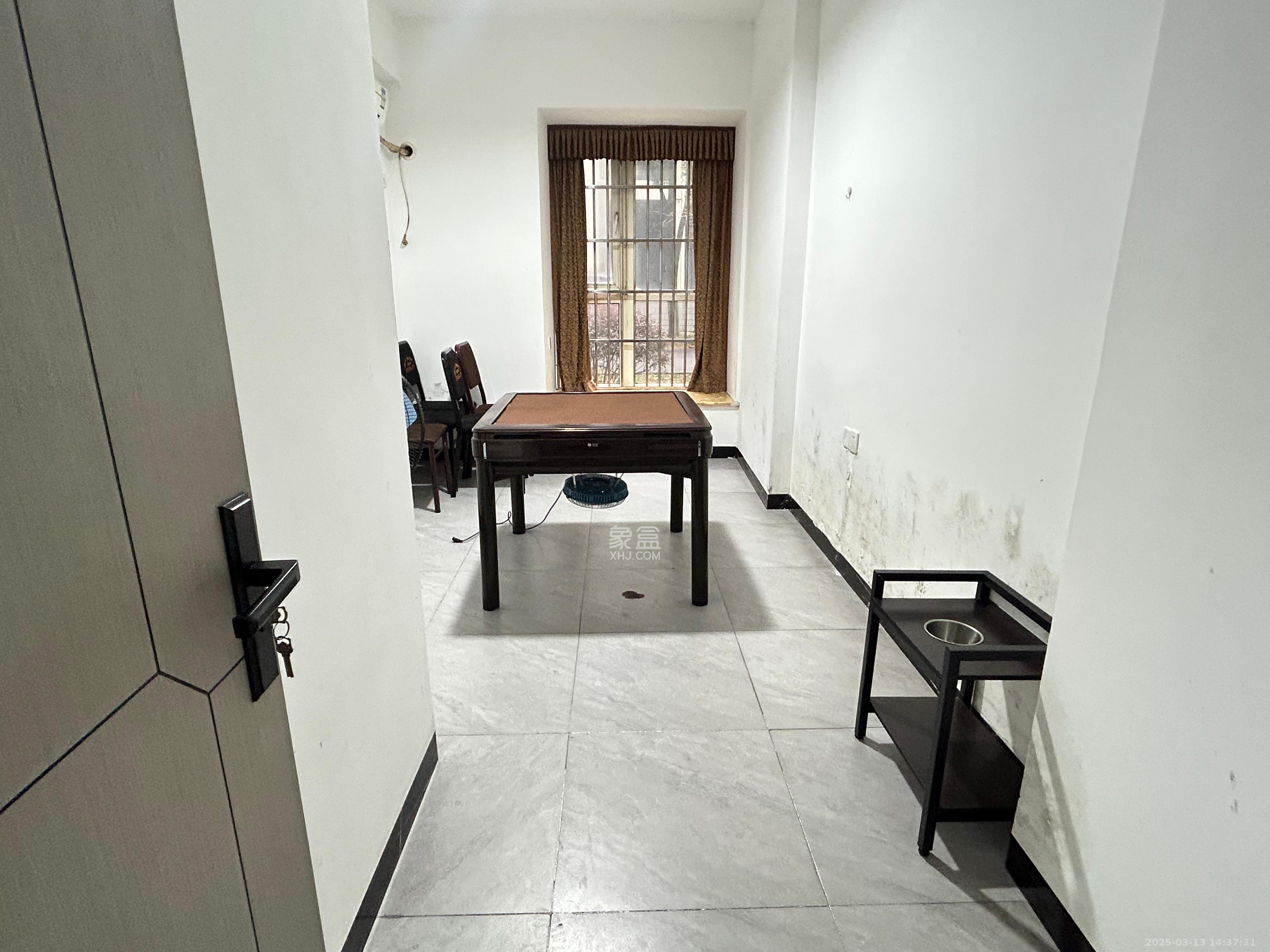 双盈卧龙湾 3室2厅1卫 2000.0元/月 双盈卧龙湾 3室2厅1卫 2000.0元/月室内图