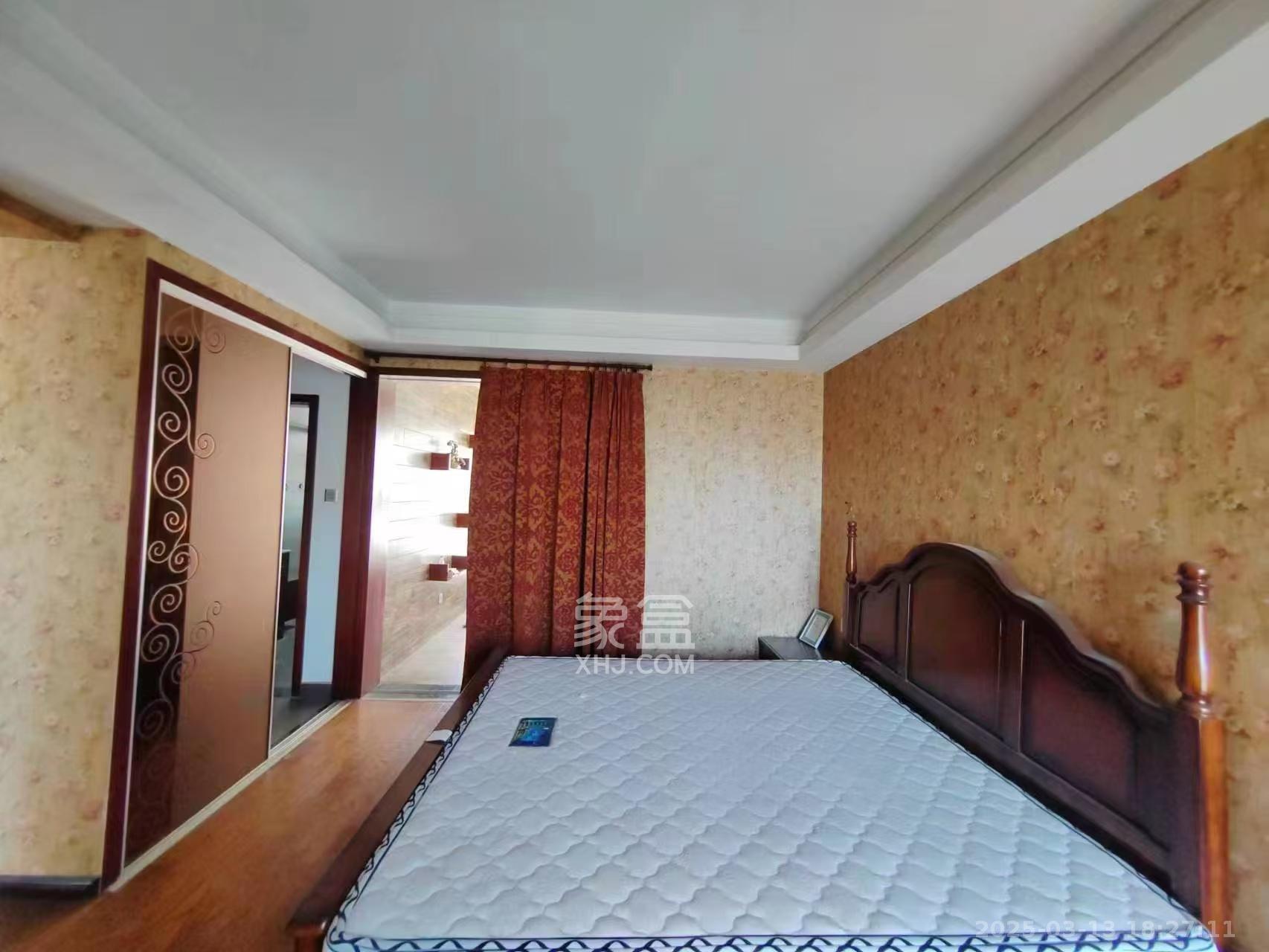 先锋水韵花都 4室2厅1卫 3500.0元/月 先锋水韵花都 4室2厅1卫 3500.0元/月室内图