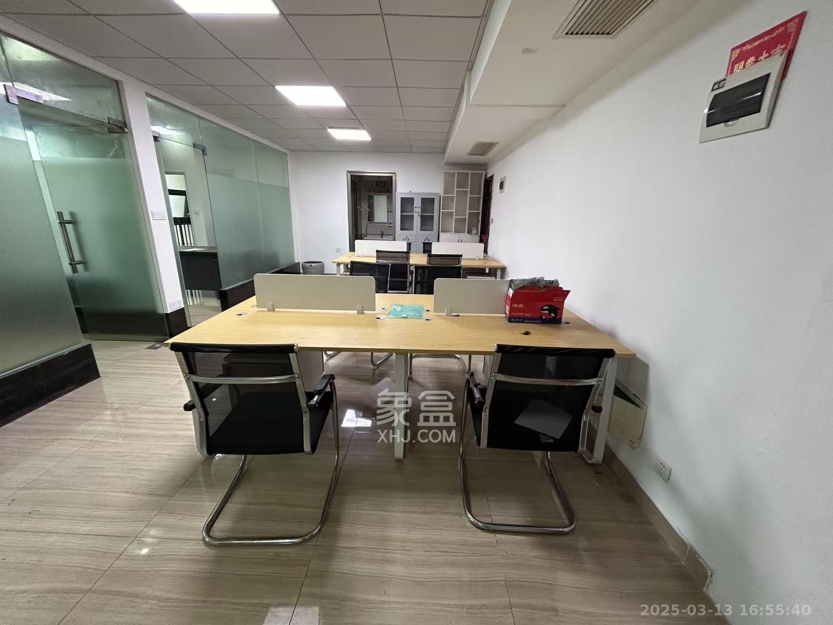 万坤图财富广场  1室1厅1卫   5500.00元/月室内图