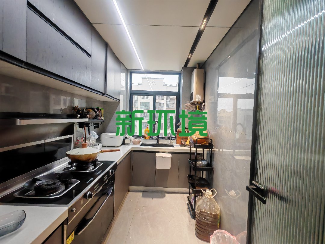西溪美景  4室2厅2卫   86.00万客厅