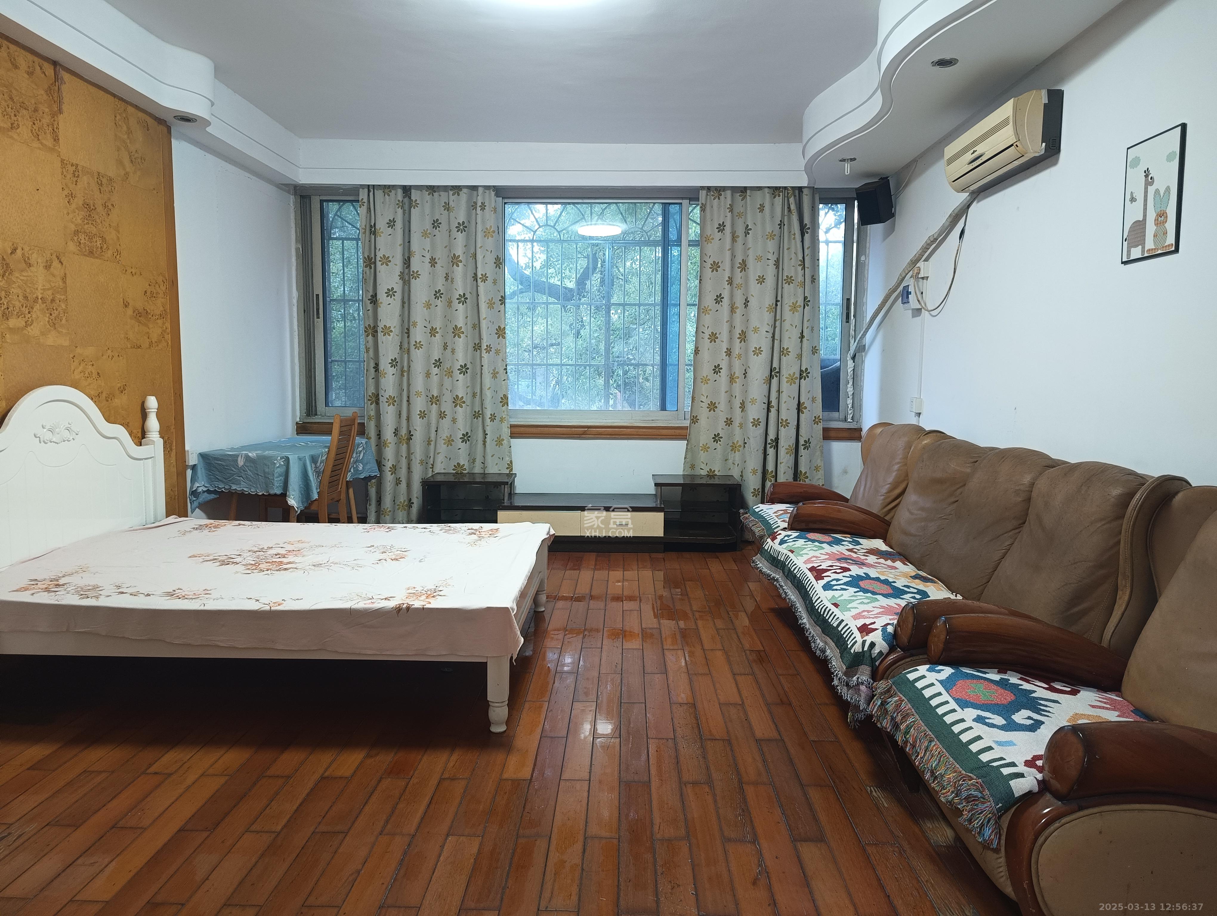 湖南省军区机关医院宿舍 4室2厅1卫 3800.0元/月 湖南省军区机关医院宿舍 4室2厅1卫 3800.0元/月室内图