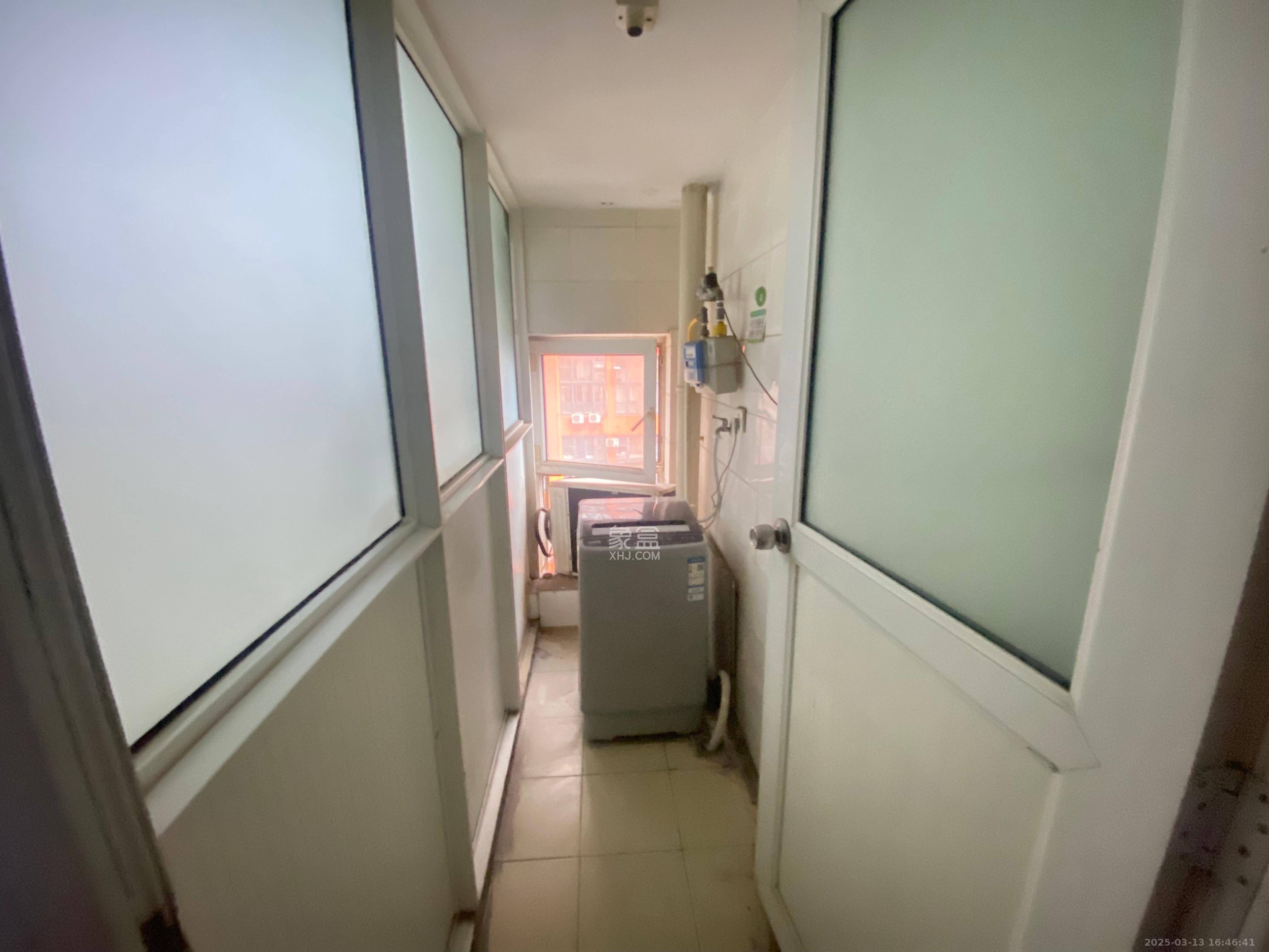 他城（天鸿时代公寓）  1室2厅1卫    1200.0元/月室内图