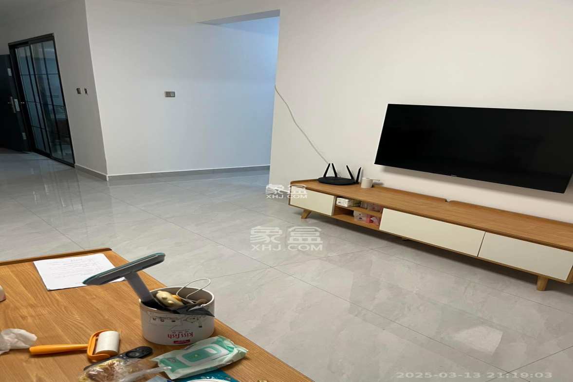 旭日嘉苑  2室2厅1卫    2400.0元/月 旭日嘉苑  2室2厅1卫    2400.0元/月室内图