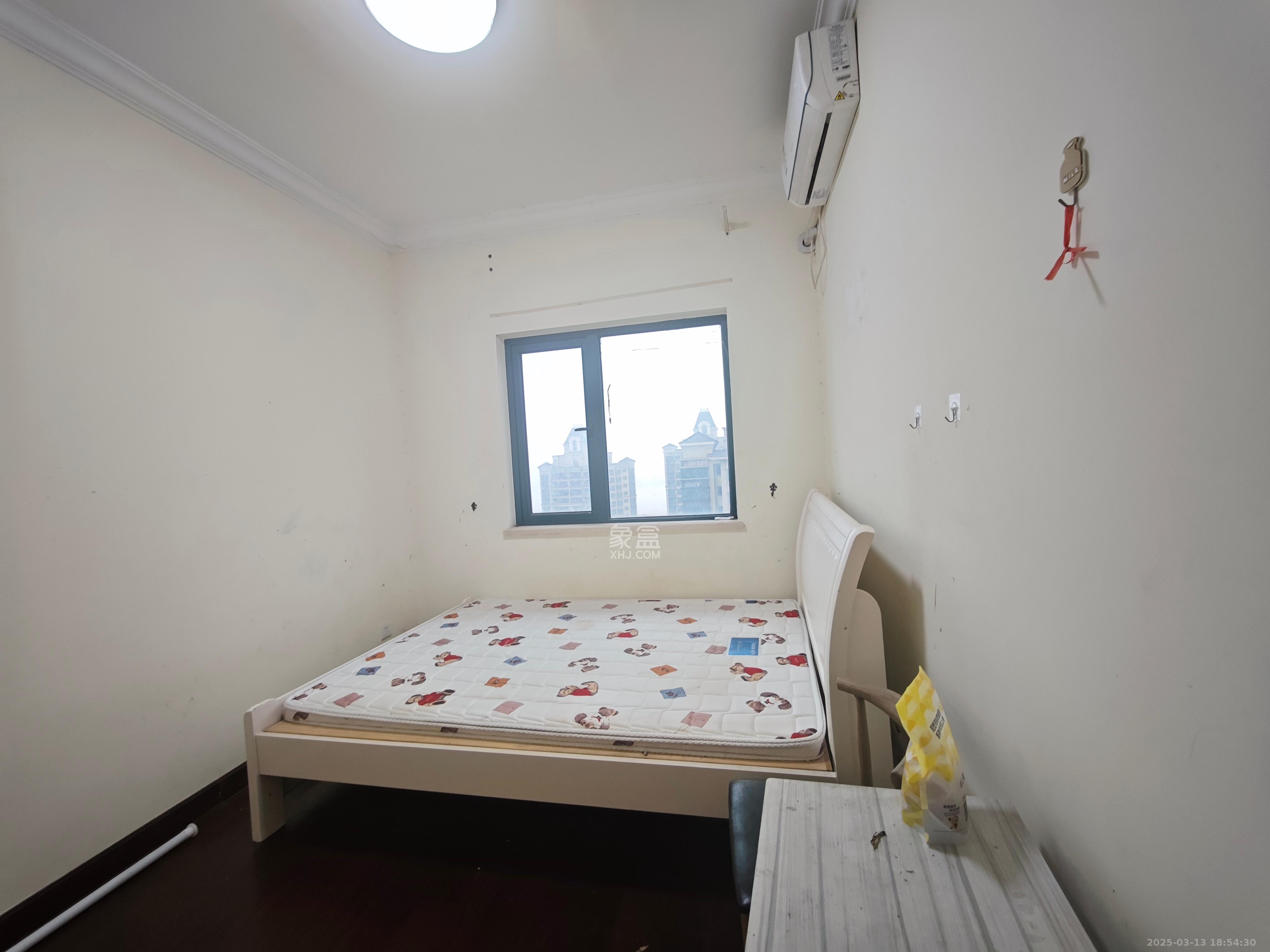 恒大翡翠华庭 3室2厅1卫 1980.0元/月 恒大翡翠华庭 3室2厅1卫 1980.0元/月室内图